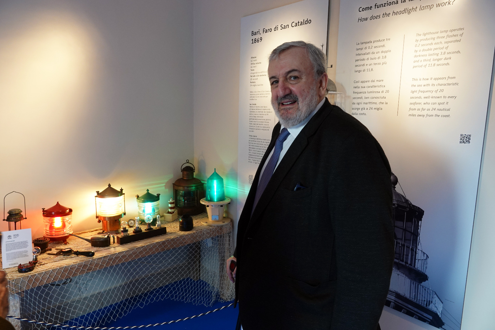 Galleria IL PRESIDENTE EMILIANO ALLA RIAPERTURA DEL FARO-MUSEO DI SAN CATALDO A BARI: “LA REGIONE HA RECUPERATO E RESO FRUIBILE A TUTTI LO STRAORDINARIO PATRIMONIO DEI FARI PUGLIESI” - Diapositiva 3 di 3