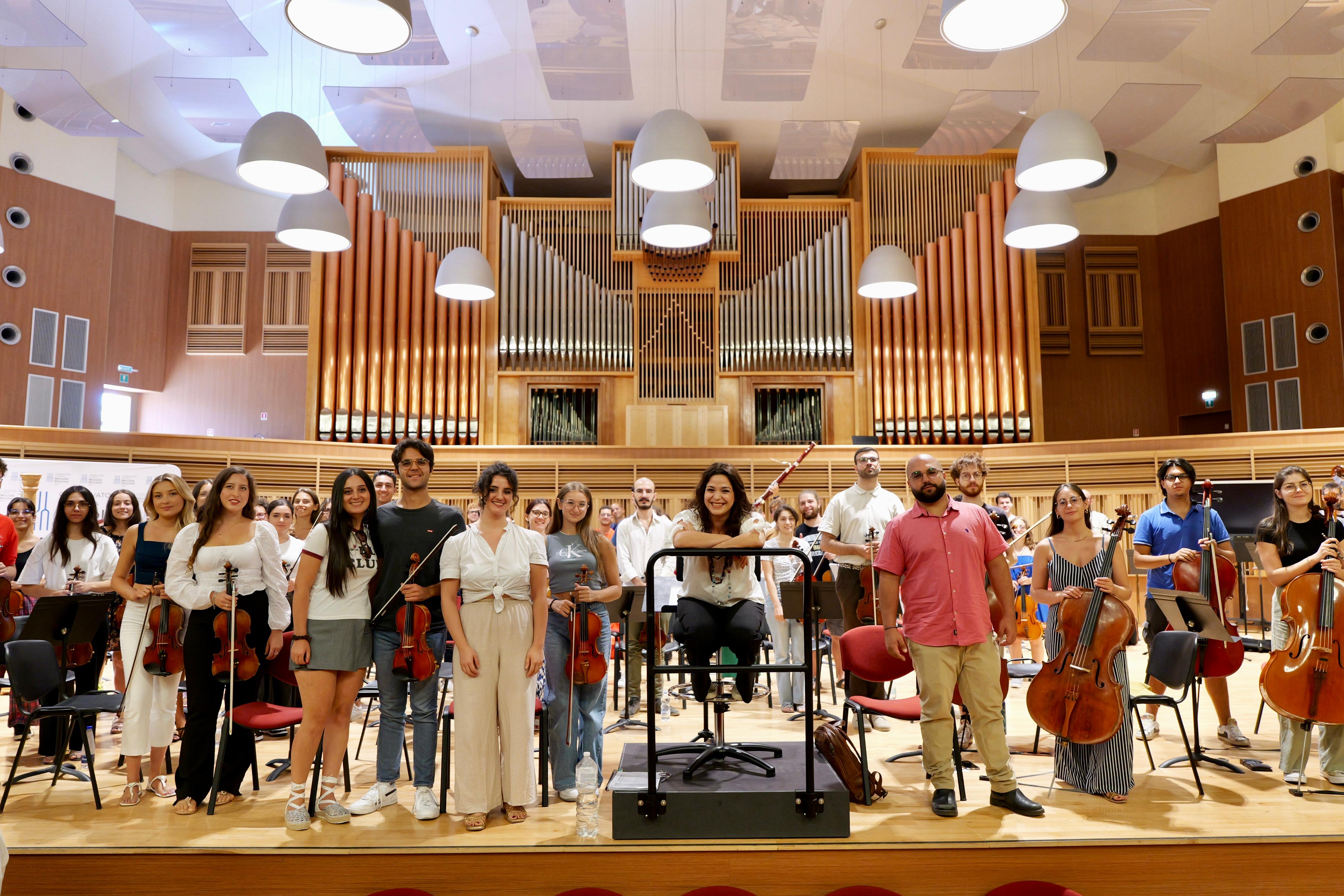 Galleria Leo: al via la terza stagione musicale dell’Orchestra Regionale dei Conservatori di Puglia, cinque concerti per il grande pubblico pugliese con le “Operette” di Johann Strauss e Franz Lehar - Diapositiva 6 di 14