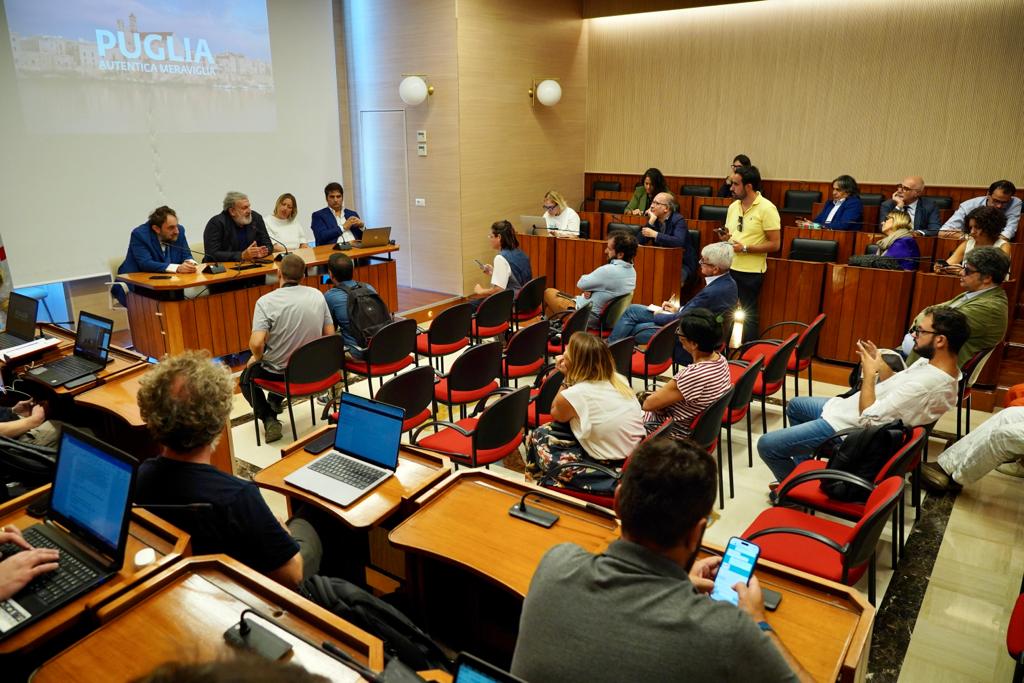 Galleria DESTINAZIONE PUGLIA, COMUNICAZIONE NAZIONALE E INTERNAZIONALE 2023/2024 - Diapositiva 4 di 4