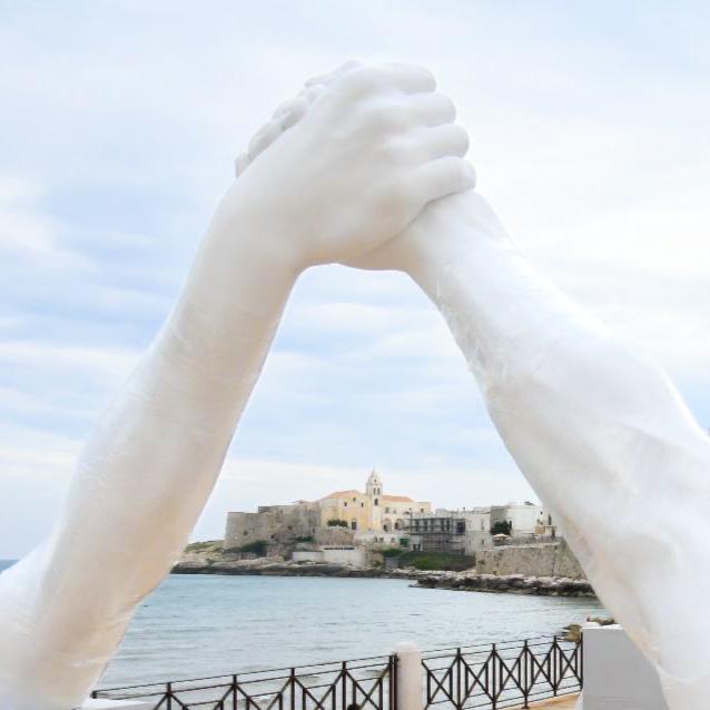 Galleria PIEMONTESE A INAUGURAZIONE BUILDING BRIDGES A VIESTE - Diapositiva 1 di 3