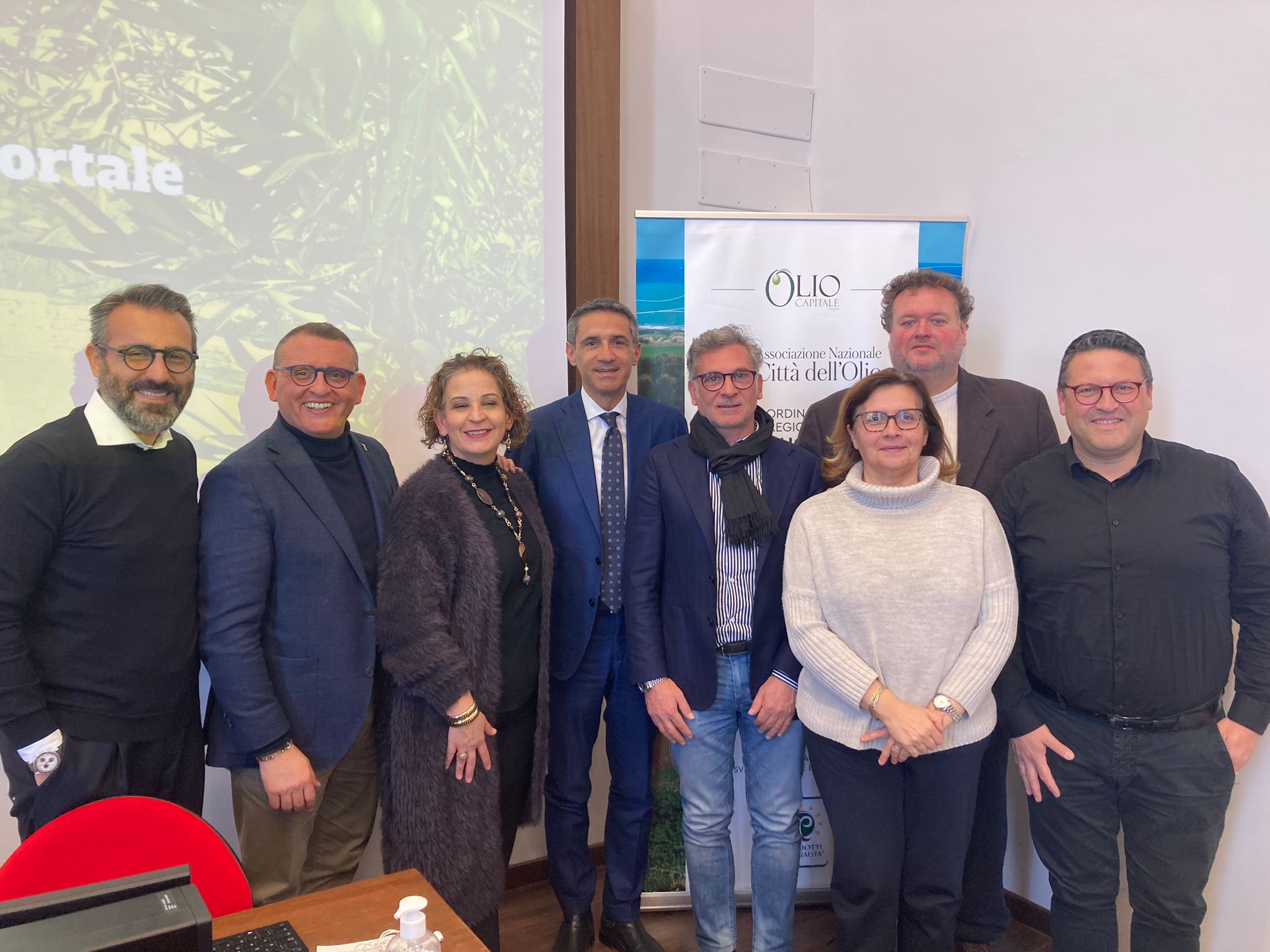 Galleria Le Città dell’Olio di Puglia al Salone degli extravergine d’oliva di Trieste dal 10 al 12 marzo 2023 - Diapositiva 3 di 4