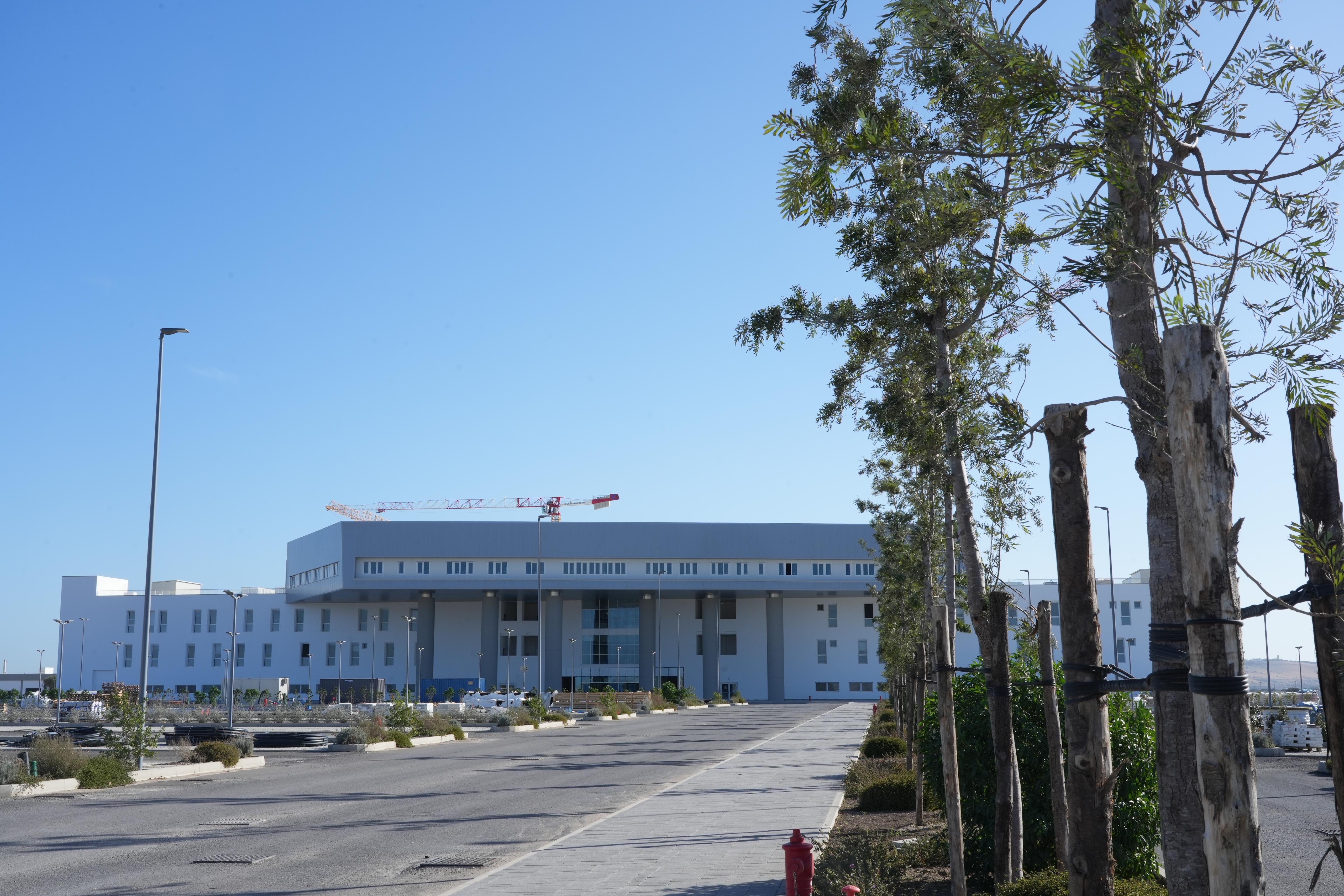 Galleria EMILIANO PRESIEDE LA CABINA DI REGIA SUL NUOVO OSPEDALE SAN CATALDO  A TARANTO: “SARÀ UNA STRUTTURA UNICA IN ITALIA” - Diapositiva 7 di 12