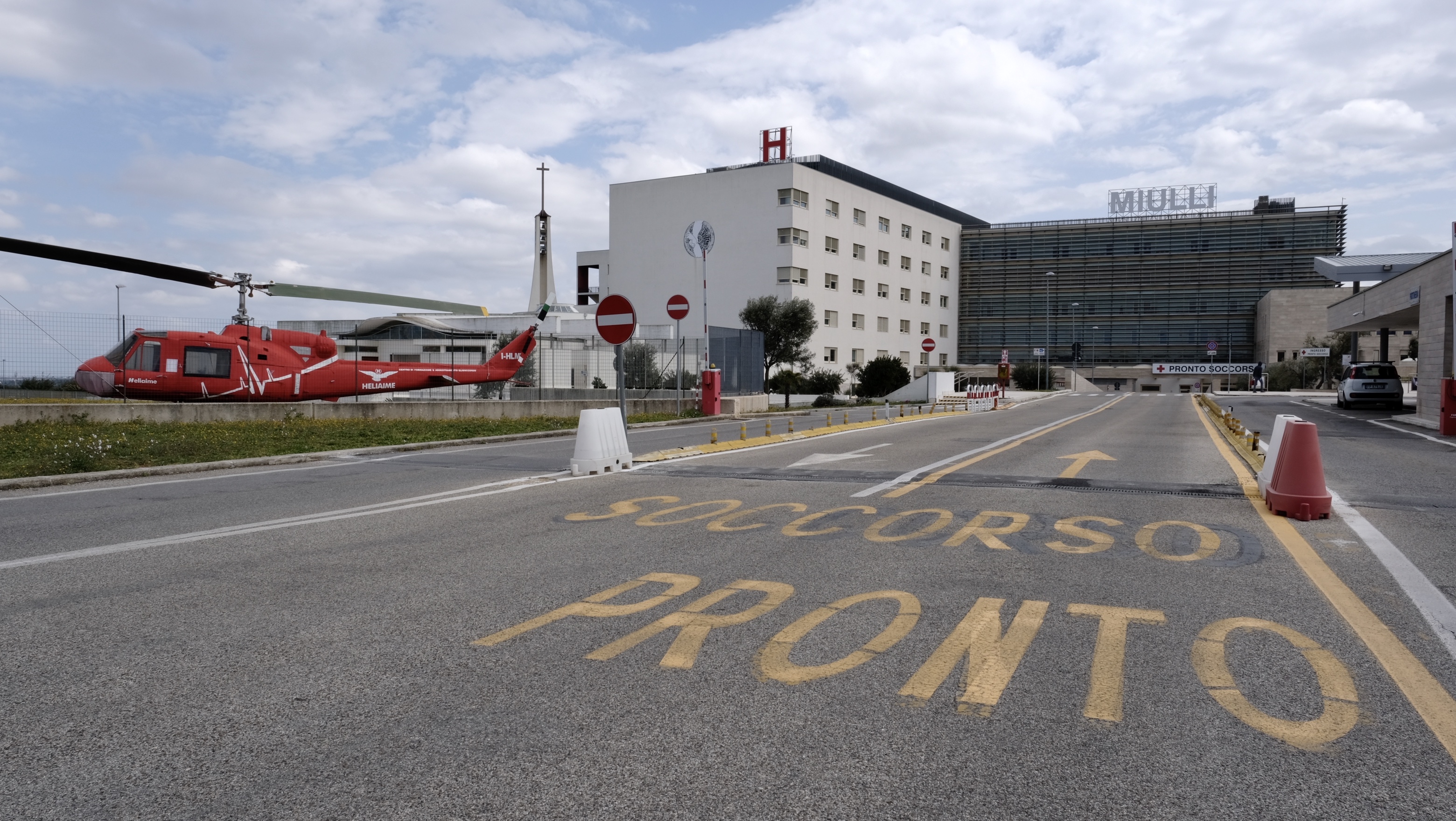 Galleria Piano ospedaliero Coronavirus Regione Puglia: al Miulli struttura Covid efficiente, sicura e immediatamente operativa, potenziata anche la diagnostica - Diapositiva 2 di 7