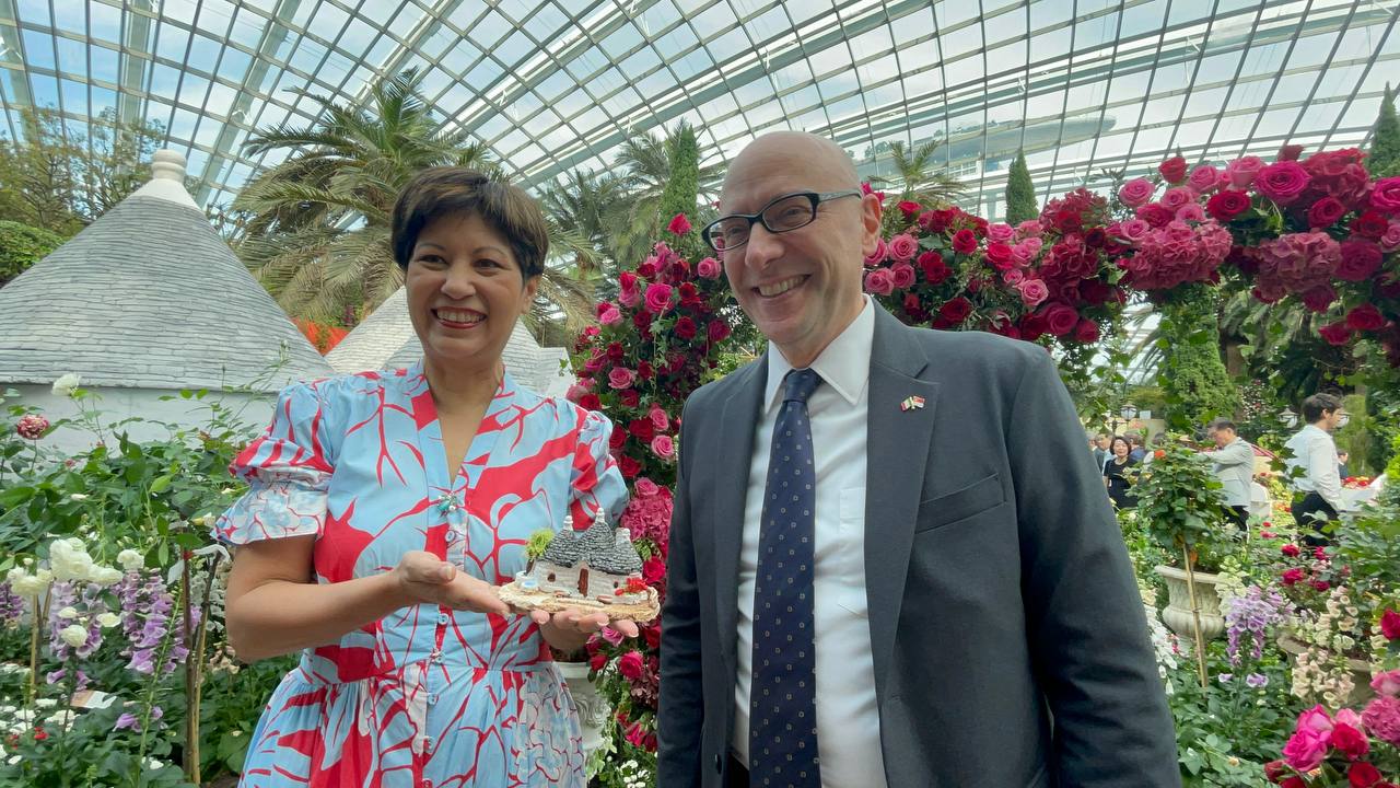 Galleria La Puglia a Singapore nel giorno della Festa della Repubblica, al grande evento “Rose Romance” promosso dall'Ambasciata d’Italia - Diapositiva 16 di 22