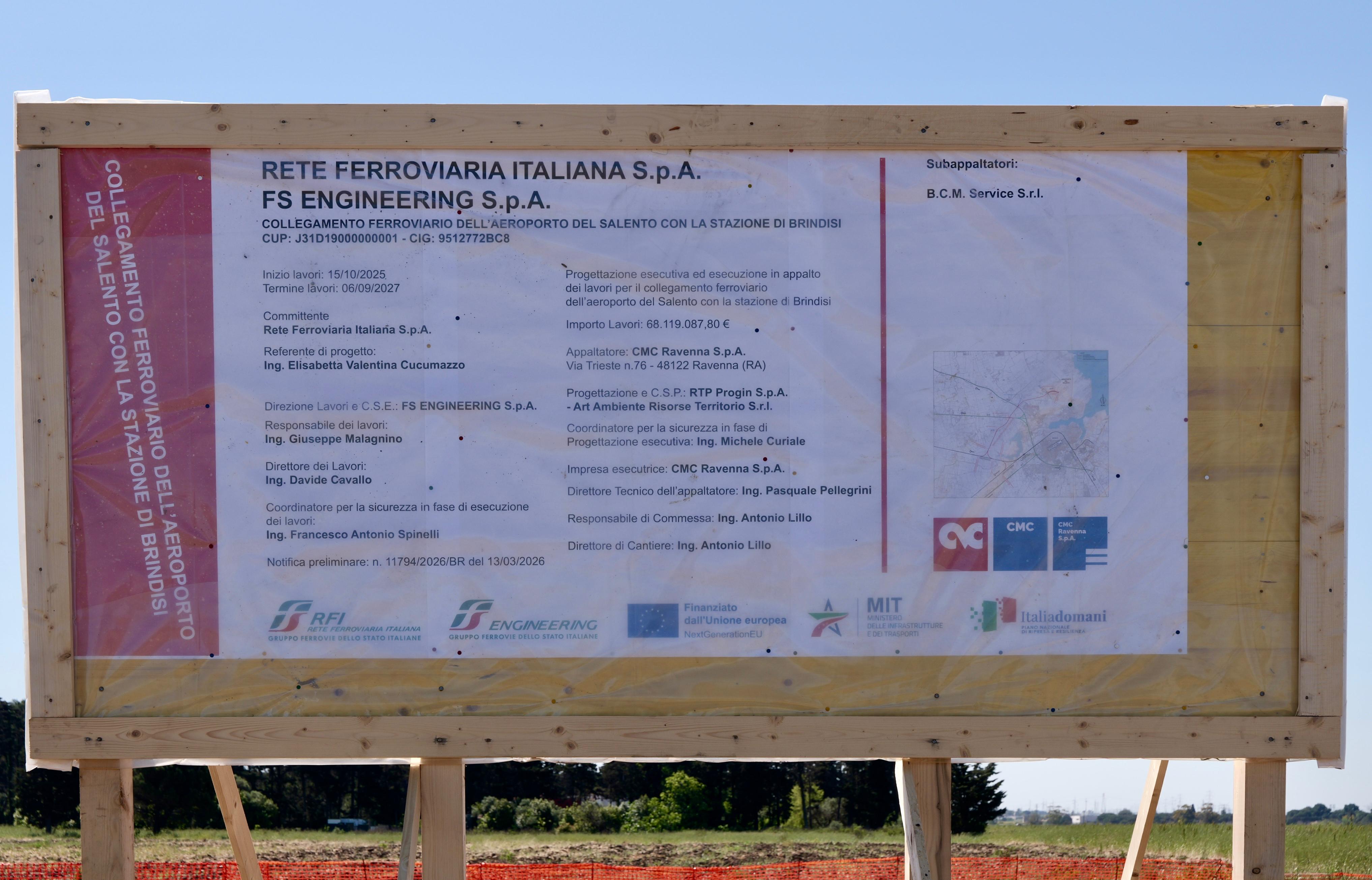 Galleria Collegamento ferroviario Brindisi Centrale-Aeroporto, il presidente della Regione visita il cantiere - Diapositiva 3 di 7