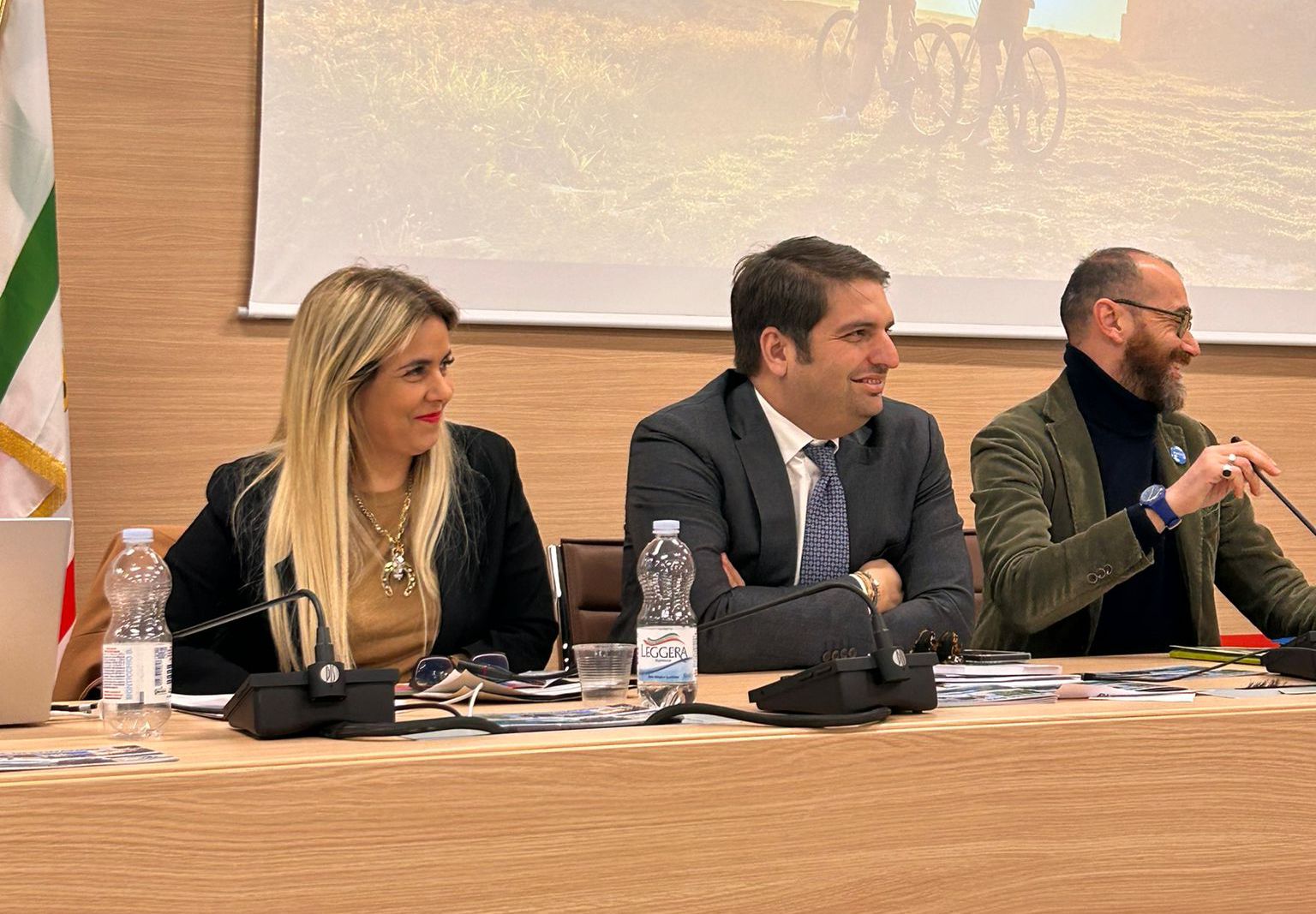 Galleria PUGLIA, LA BICICLETTA TRAINA L’ECONOMIA DELLE DESTINAZIONI TURISTICHE - Diapositiva 1 di 19