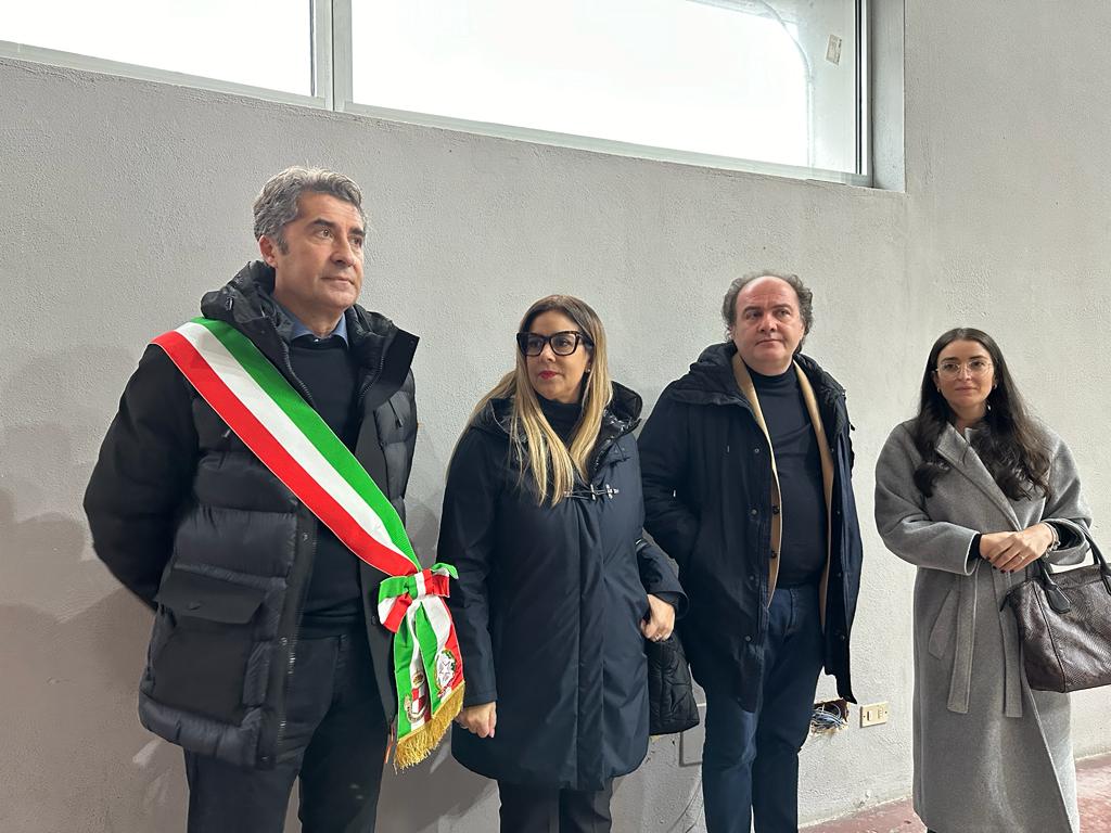 Galleria L’assessore Maurodinoia ha inaugurato ad Altamura tre nuovi autobus sostenibili acquistati tramite il bando regionale Smart go city - Diapositiva 7 di 11