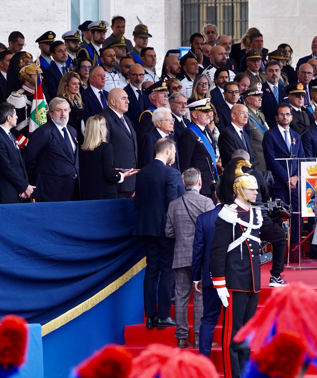 Galleria IL PRESIDENTE EMILIANO ALLE CELEBRAZIONI PER IL GIORNO DELL’UNITÀ NAZIONALE E LA FESTA DELLE FORZE ARMATE CON IL PRESIDENTE MATTARELLA - Diapositiva 6 di 12