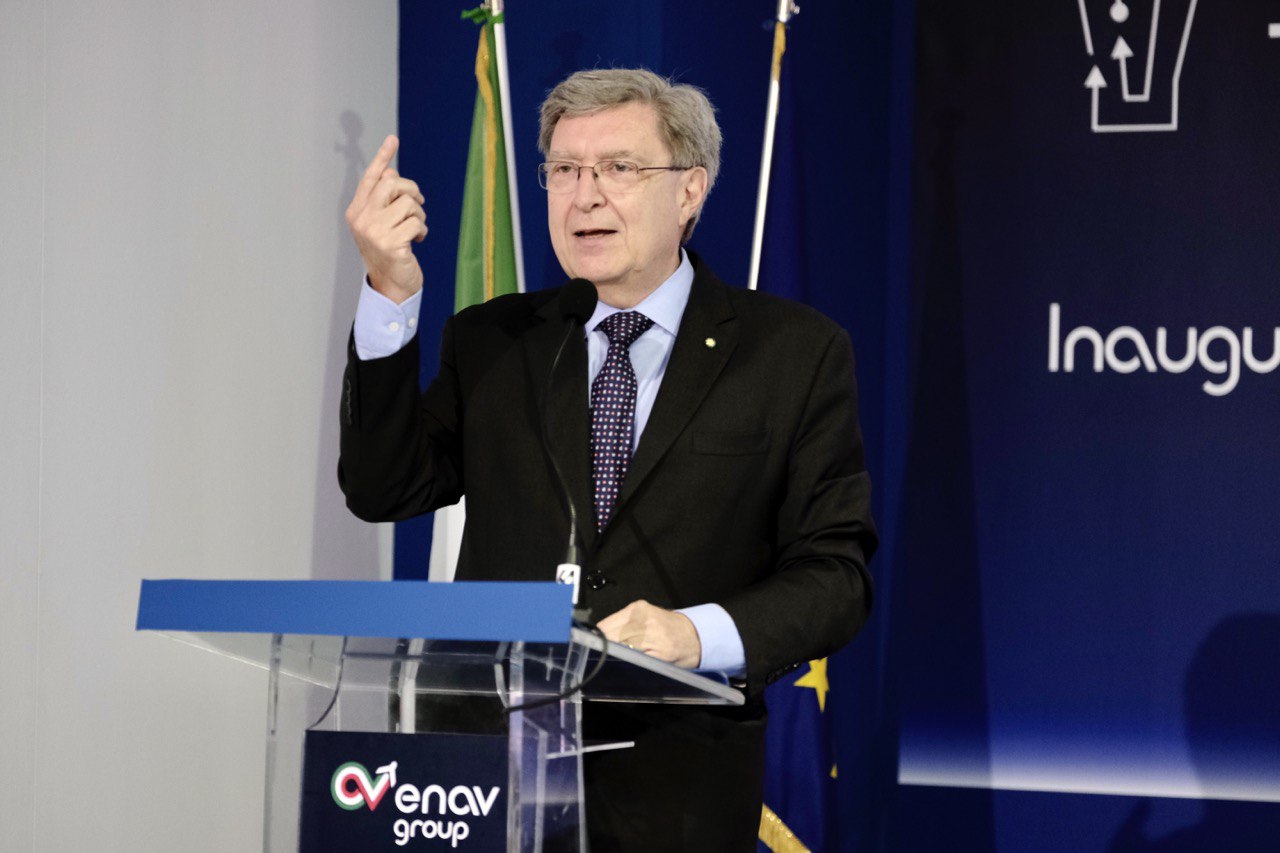 Galleria Aeroporto di Brindisi, Emiliano all’apertura della prima Torre di controllo gestita da remoto: “Il capitale umano qui impiegato farà un salto di qualità” - Diapositiva 9 di 15