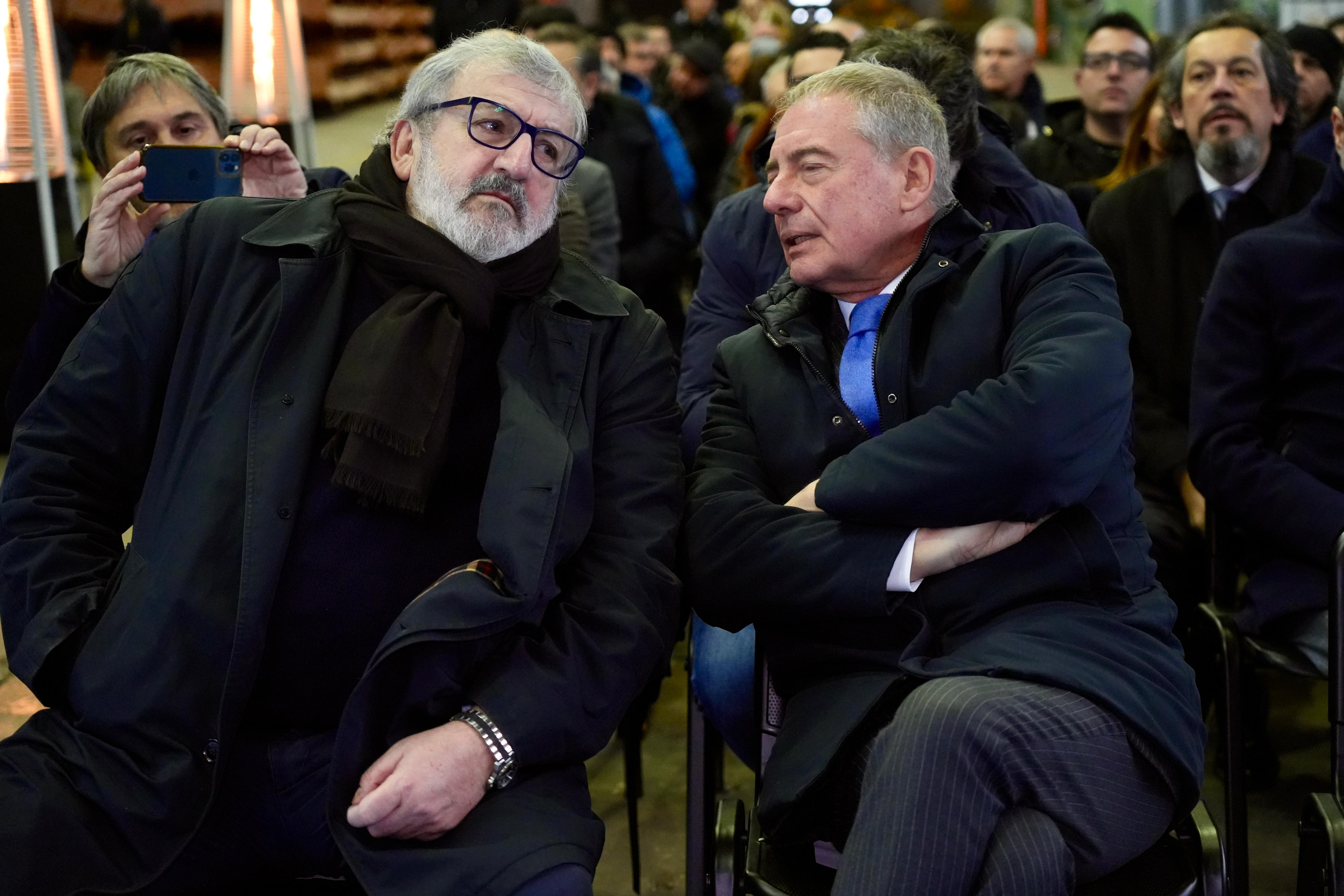 Galleria IL PRESIDENTE EMILIANO CON IL MINISTRO URSO NELLO STABILIMENTO MERMEC FERROSUD: “SULL’EX ILVA D’ACCORDO CON IL GOVERNO, MA A DUE CONDIZIONI, DECARBONIZZAZIONE E PAGAMENTO AZIENDE INDOTTO” - Diapositiva 2 di 11