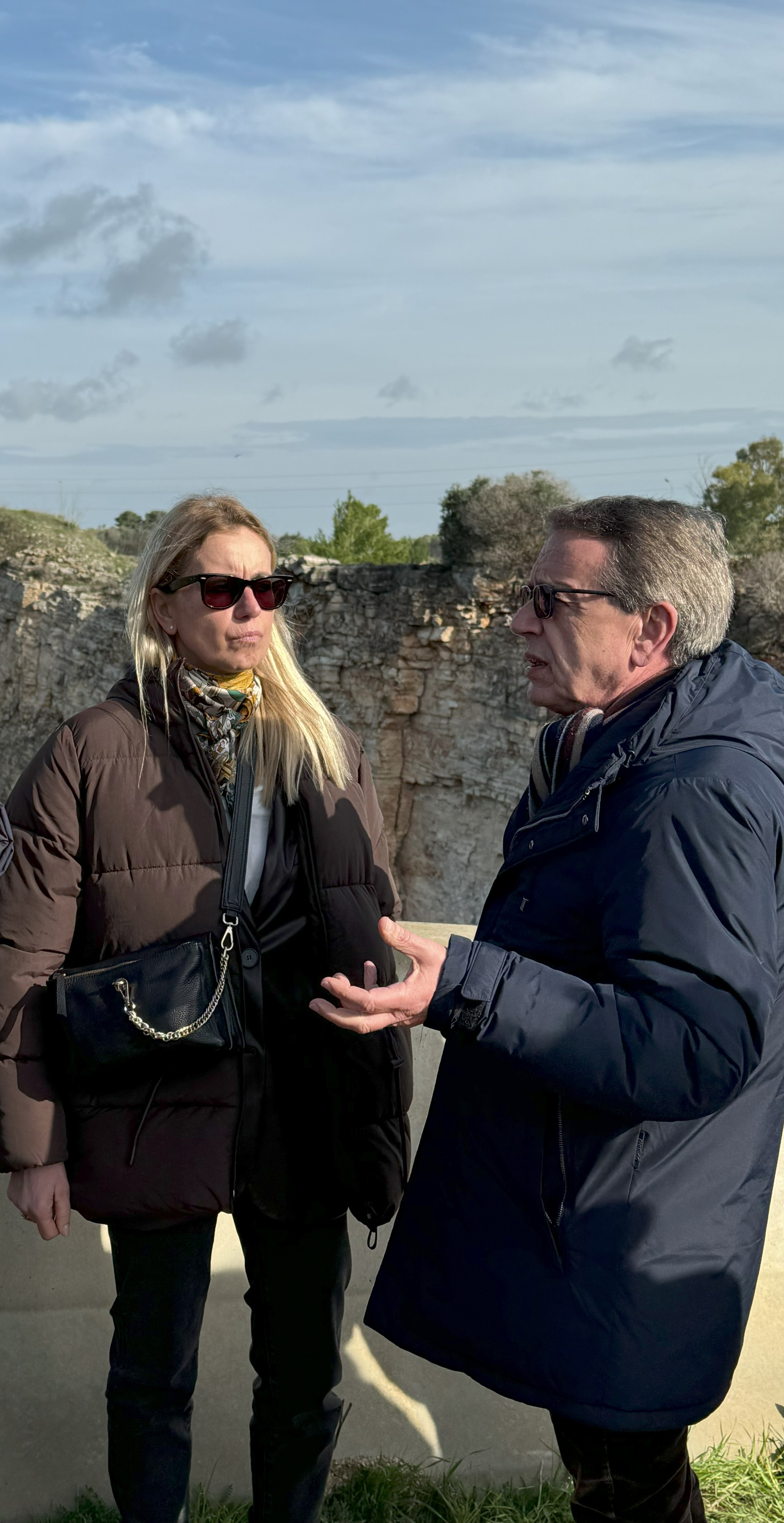 Galleria Discarica contrada Autigno a Brindisi, sopralluogo dell’assessora Triggiani: “Ci sono ancora criticità, ma il sito rappresenta una priorità per la Regione”. Stanziati 3 milioni di euro al Comune - Diapositiva 3 di 5