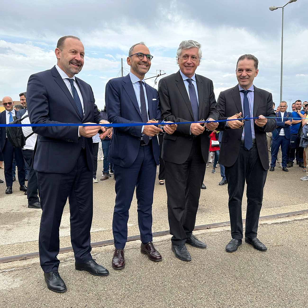 Galleria Il vicepresidente Piemontese a Cervaro (Fg) per l’inaugurazione  del polo tecnologico “Kmetroverde” - Diapositiva 1 di 3