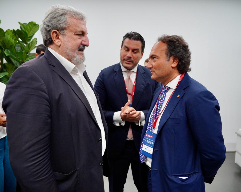 Galleria FDL 2023. “SEF - Sud Export Forum”, FIRMATO PROTOCOLLO D'INTESA TRA REGIONE PUGLIA, NUOVA FIERA DEL LEVANTE, FORUM ITALIANO DELL’EXPORT E CAMERA DI COMMERCIO DI BARI - Diapositiva 1 di 15