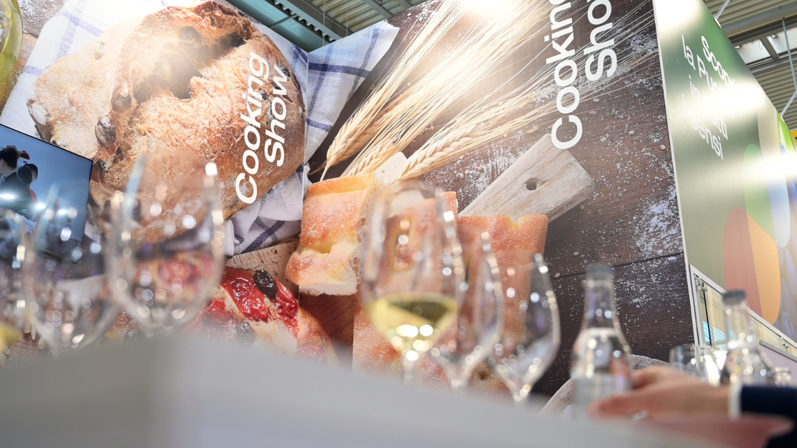 Galleria Taglio del nastro della Puglia al Vinitaly 2023, Pentassuglia: “Manteniamo alto il livello del nostro settore vitivinicolo, specialmente sui mercati internazionali” - Diapositiva 7 di 13