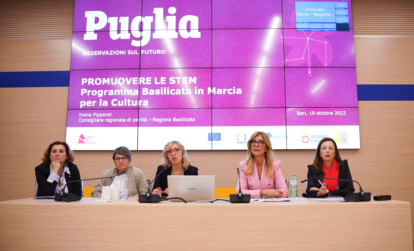 Galleria IN FIERA IL PRIMO CONVEGNO SULLE POLITICHE DI GENERE E LE AZIONI DELLE REGIONI - Diapositiva 1 di 5