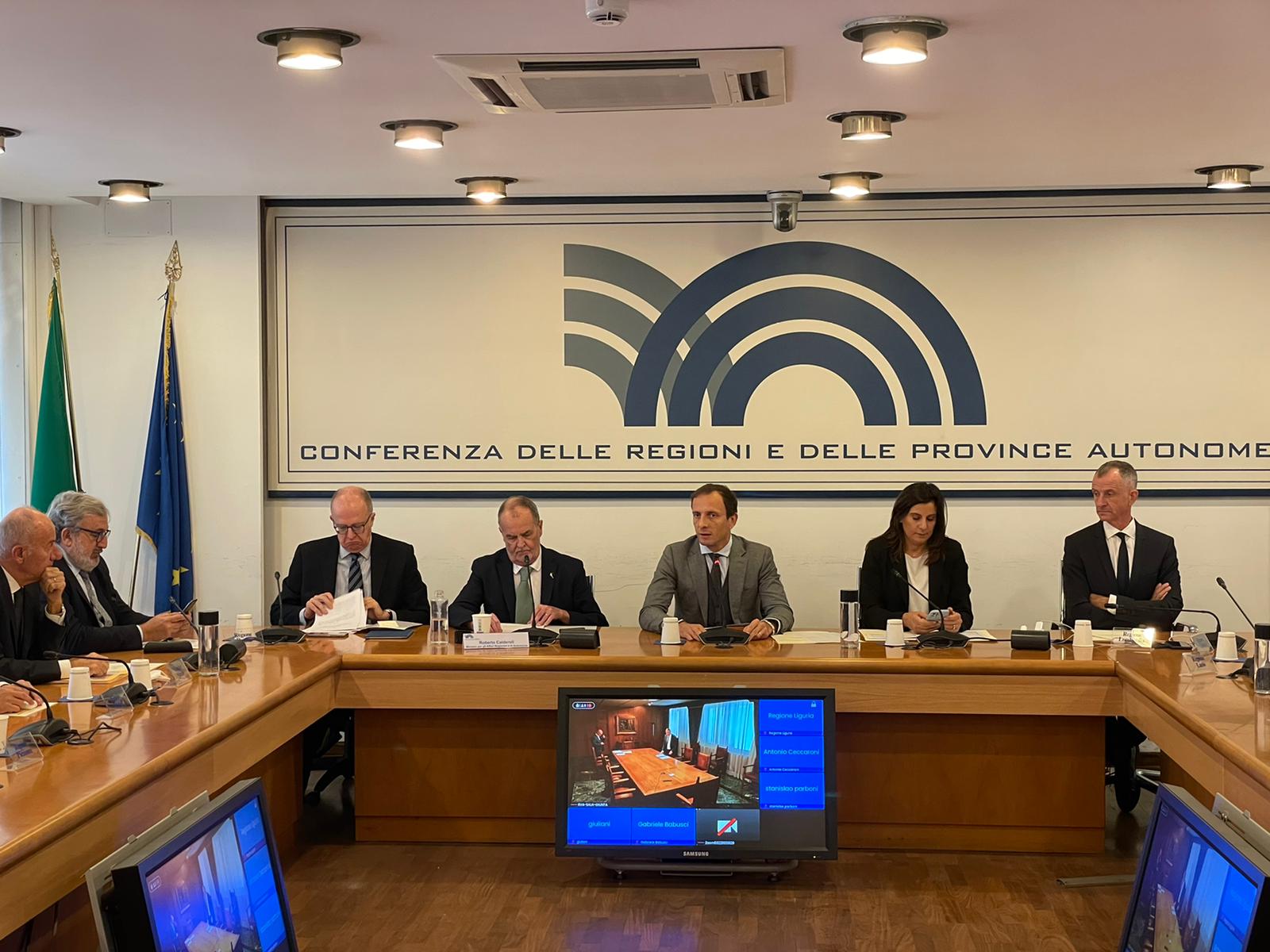 Galleria Conferenza delle Regioni alla presenza del Ministro Calderoli, Emiliano: “Bozza Calderoli non rispetta Costituzione. Senza definire i LEP, non si discute di autonomia differenziata” - Diapositiva 1 di 1