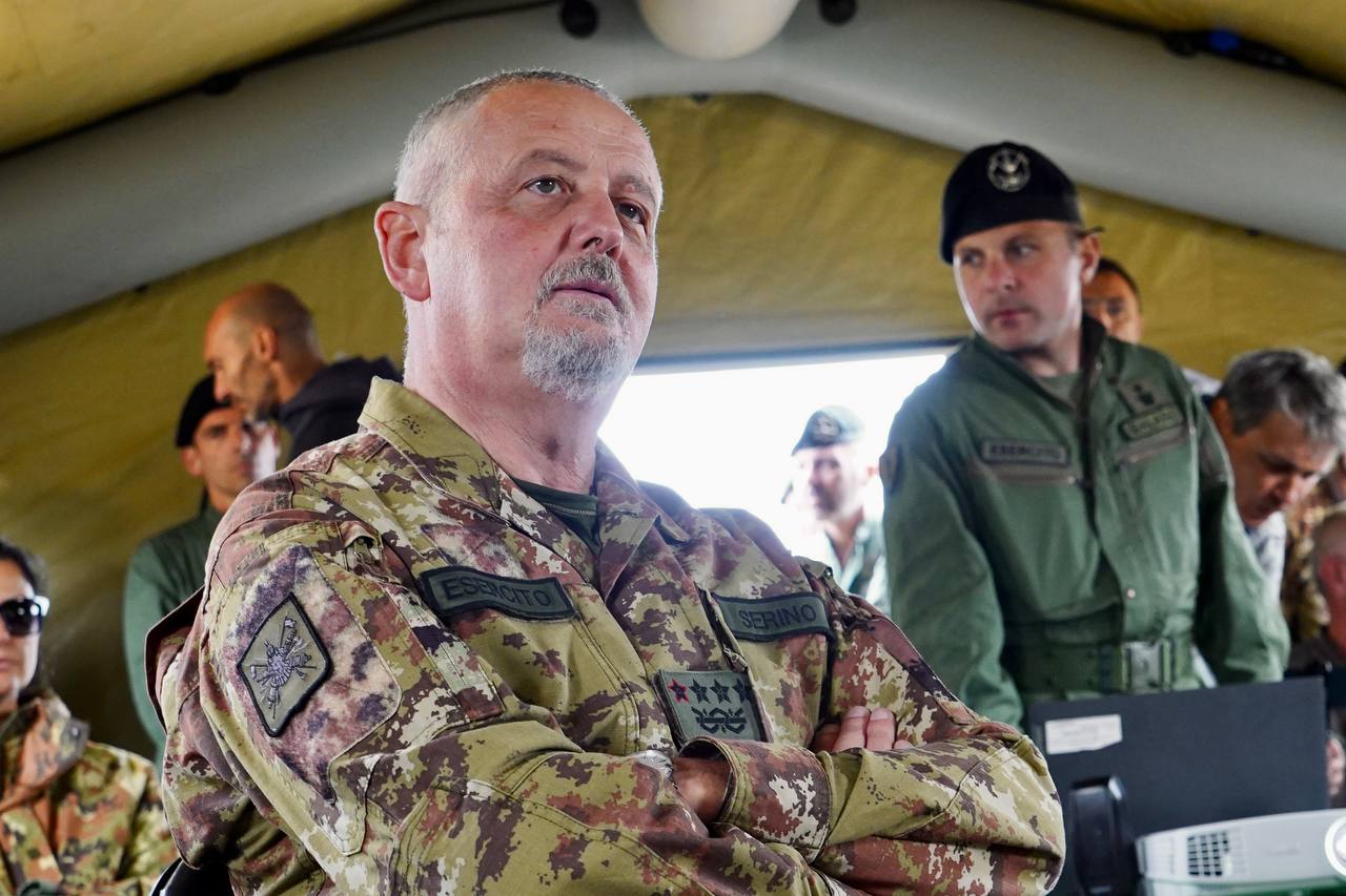 Galleria Il Capo di Stato Maggiore dell’Esercito incontra il Presidente Emiliano - Diapositiva 12 di 13