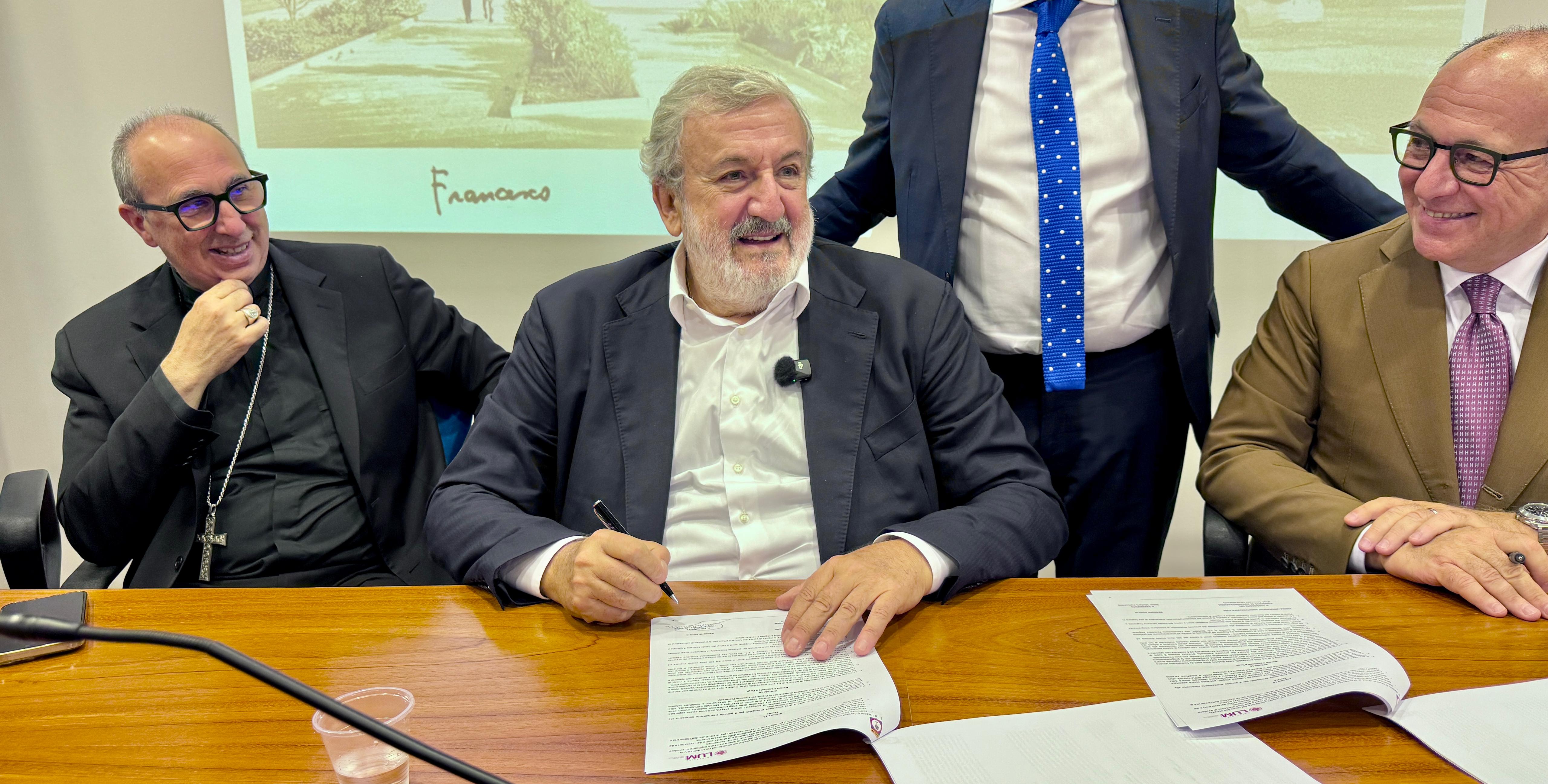 Galleria Policlinico Miulli, firmato oggi il protocollo d'intesa tra Regione Puglia e LUM - Diapositiva 3 di 7