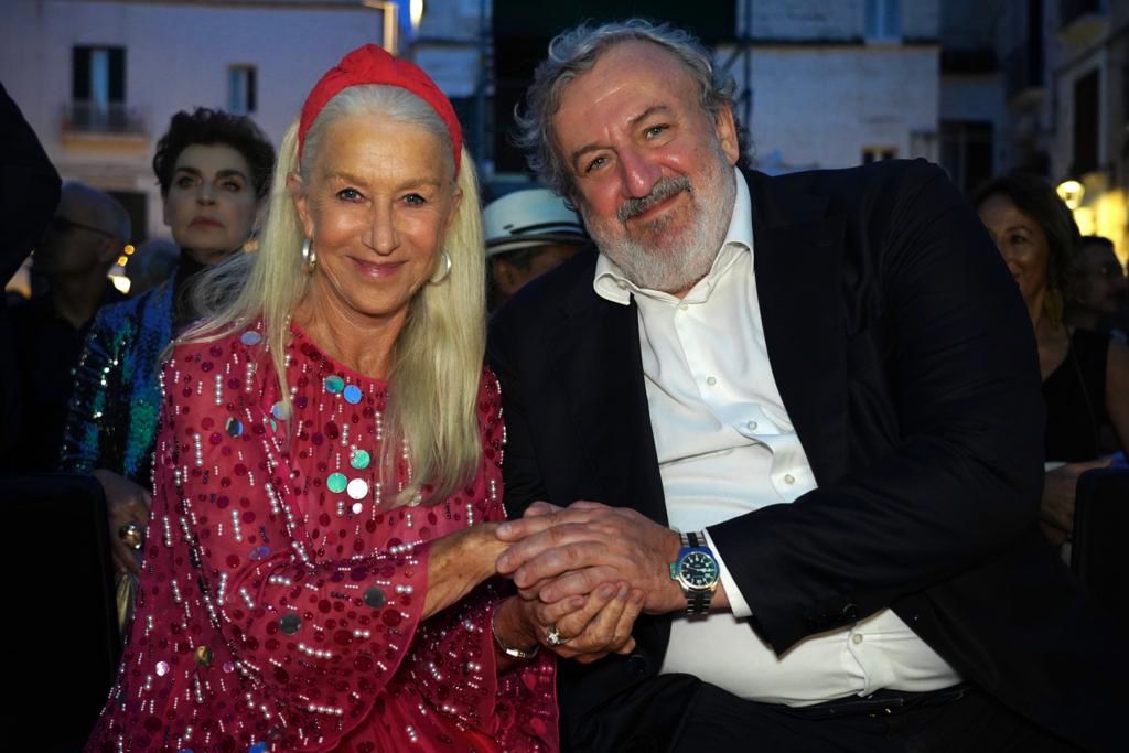 Galleria Emiliano all’ORA! FEST di Monopoli: “Ringrazio gli organizzatori di questo e di tutti i festival che si tengono in Puglia perché danno prestigio alla nostra terra” - Diapositiva 21 di 21