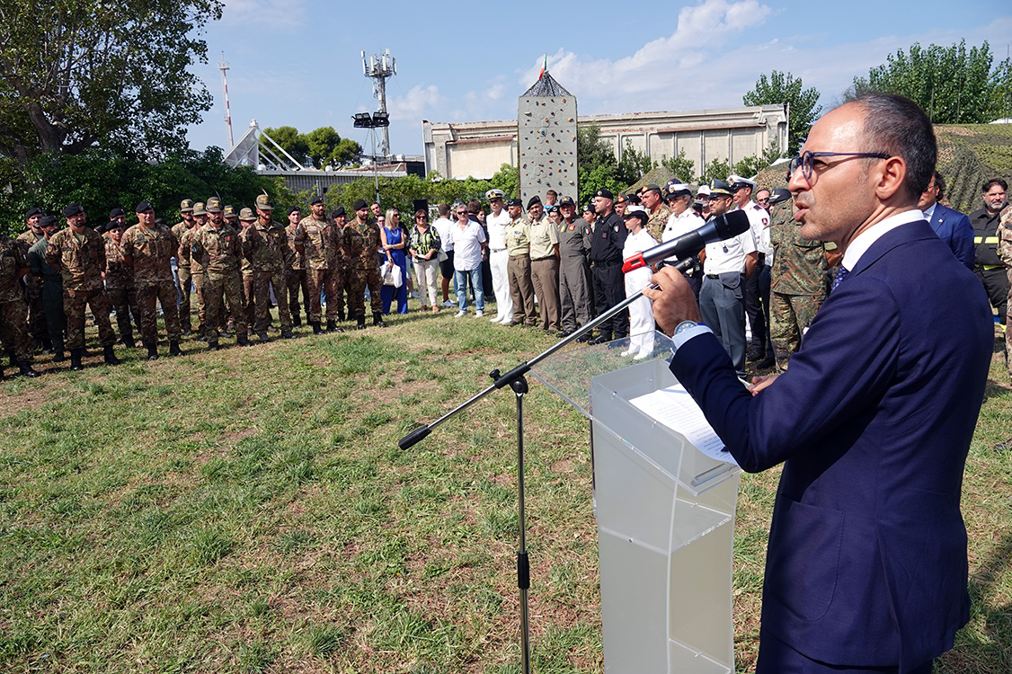 Galleria FDL 2023. PIEMONTESE ALLA CERIMONIA DELL’ALZABANDIERA DELL’ESERCITO - Diapositiva 7 di 9
