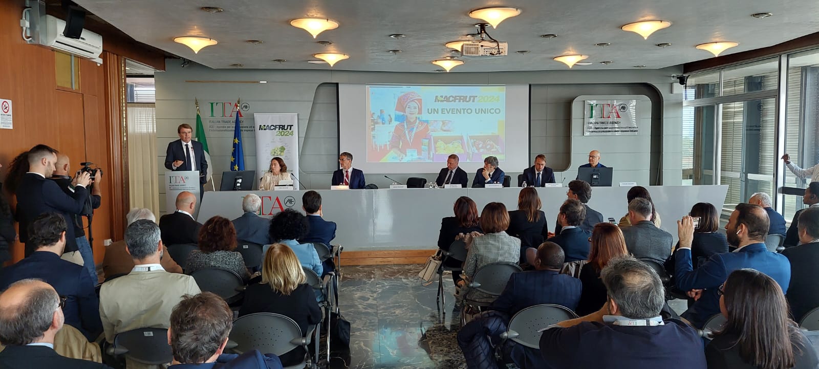 Galleria La filiera mondiale dell’ortofrutta si incontra a Macfrut 2024 - Diapositiva 1 di 1