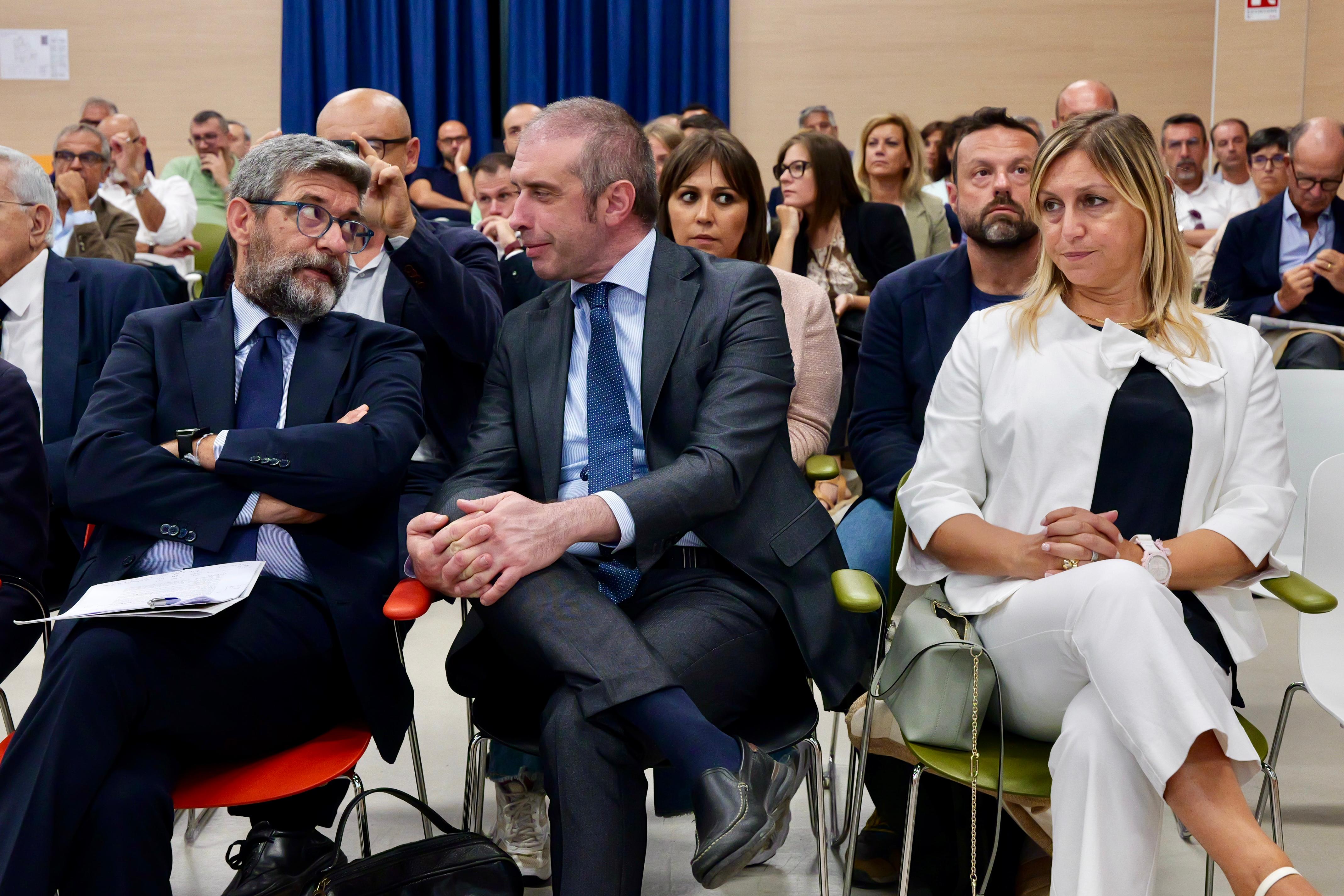 Galleria Strategie e soluzioni per l'attuazione degli interventi di mitigazione del rischio idrogeologico, confronto tra i soggetti attuatori dei Commissari di Governo e il MASE - Diapositiva 10 di 10