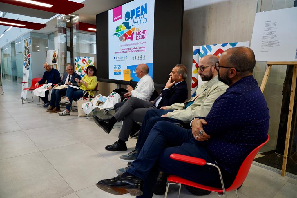 Galleria Turismo, open Days dei Monti Dauni 26-27-28 maggio: tre giorni di esperienze turistiche gratuite - Diapositiva 1 di 3