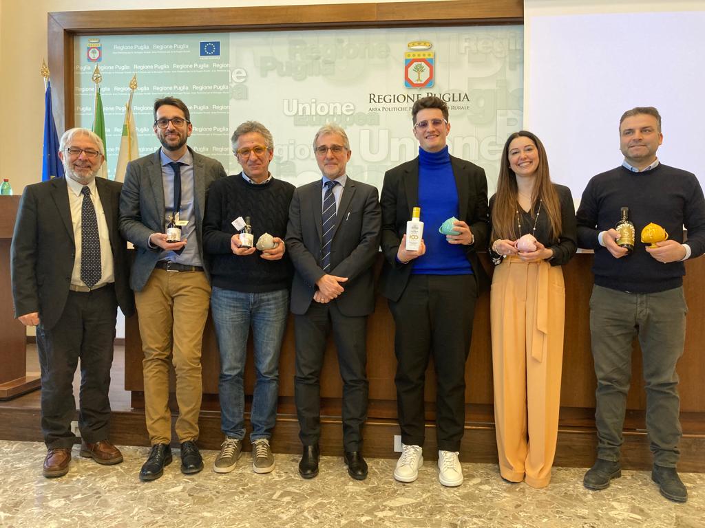 Galleria APP ULÌA, LA TRACCIABILITÀ DELL’OLIO EVO DI PUGLIA È DIGITALE PER GLI OLIVI MONUMENTALI DI PUGLIA - Diapositiva 1 di 7