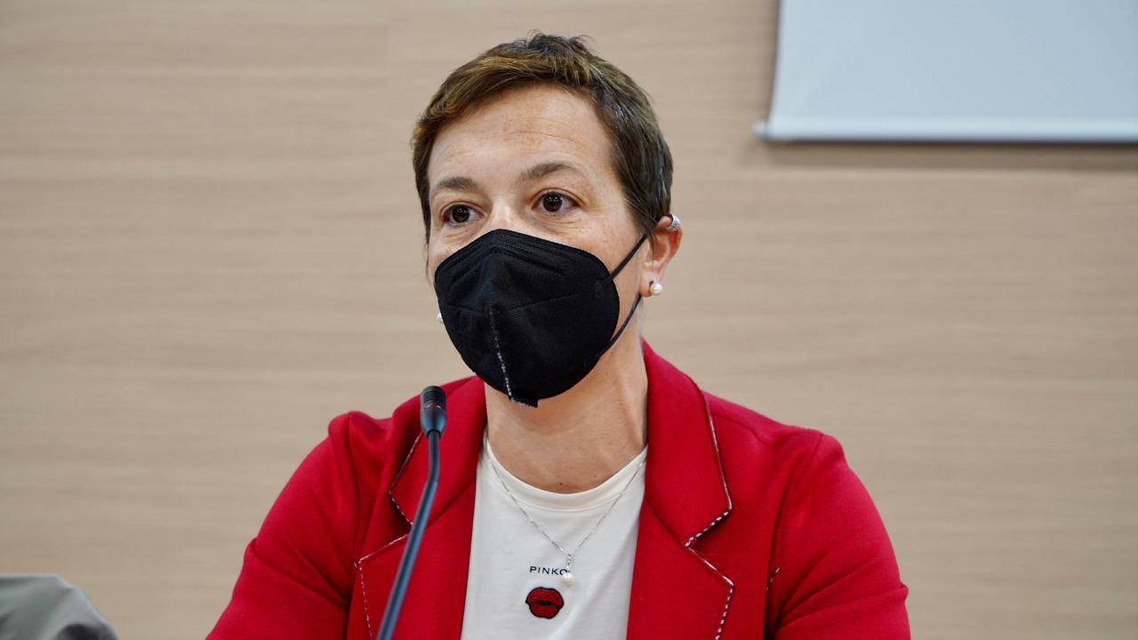 Galleria Una giornata dedicata all’Artigianato per riconoscerne il ruolo strategico nello sviluppo economico, culturale e sociale della Puglia    - Diapositiva 1 di 12