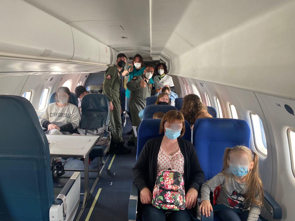 Galleria Ucraina, missione pugliese di salvataggio: arrivati a Bari 12 rifugiati, tra cui otto bambini - Diapositiva 16 di 21