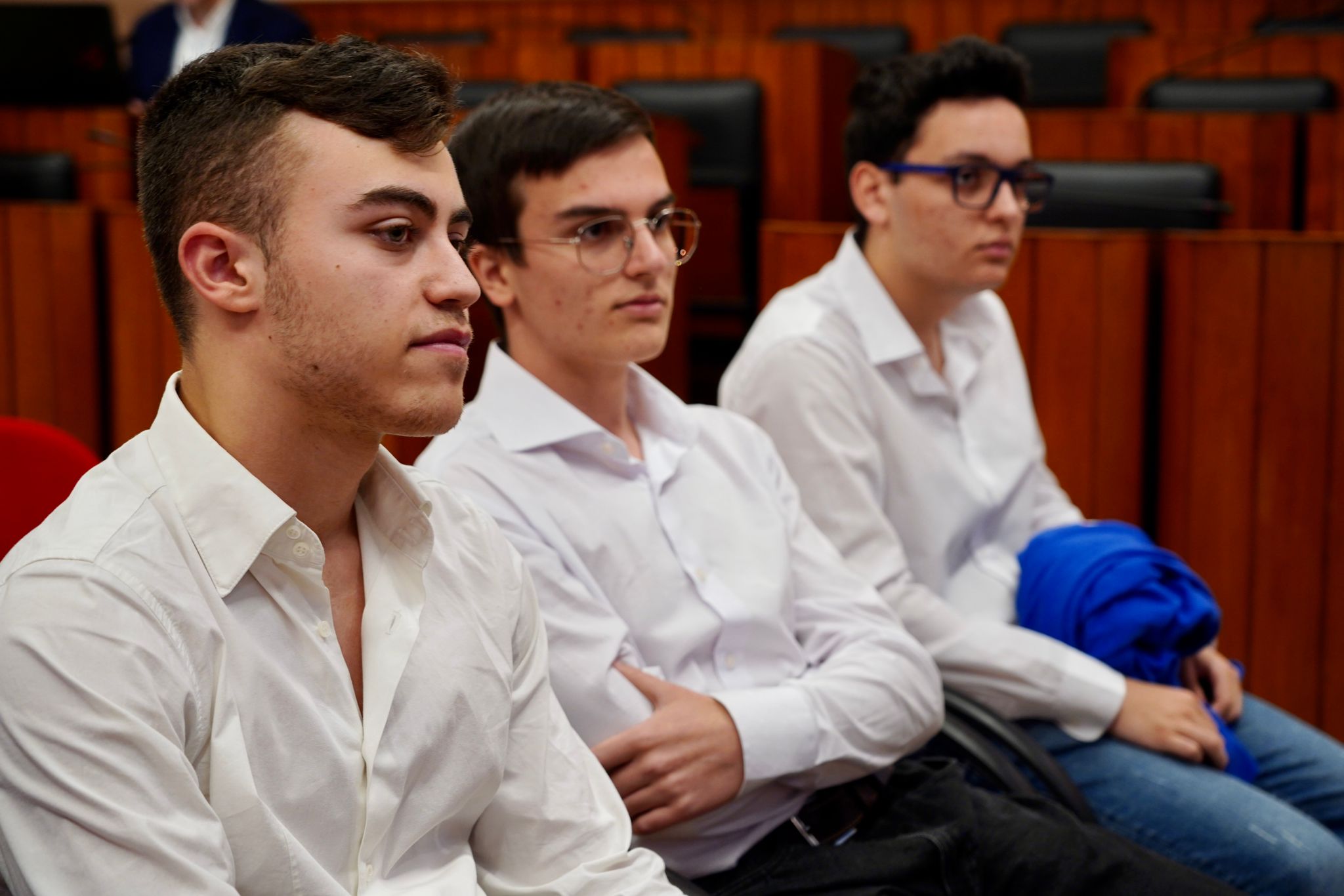 Galleria Il presidente Emiliano riceve gli studenti dell’IISS Marconi-Hack di Bari arrivati terzi ai campionati nazionali di robotica - Diapositiva 5 di 8