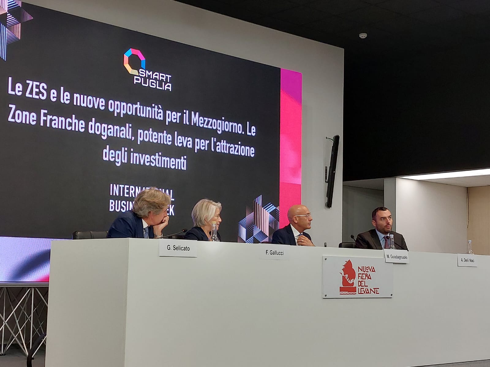 Galleria Le Zes come opportunità per lo sviluppo dei traffici portuali e lo sviluppo del territorio - Diapositiva 2 di 3