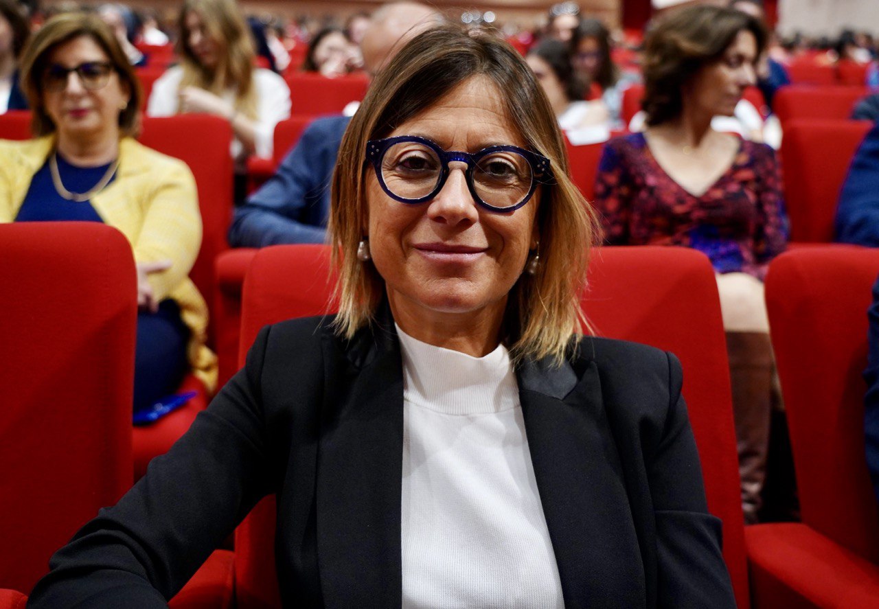 Galleria Emiliano e Leo al convegno “La Scuola, un cantiere sempre aperto sul futuro” con il Ministro Valditara. - Diapositiva 5 di 9