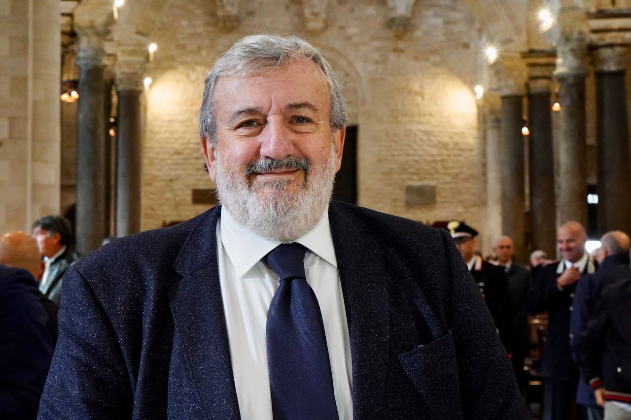 Galleria Emiliano alla messa per la Virgo Fidelis: “Giornata dedicata a chi ci offre un servizio umano, puntuale e professionale per la nostra sicurezza” - Diapositiva 3 di 10