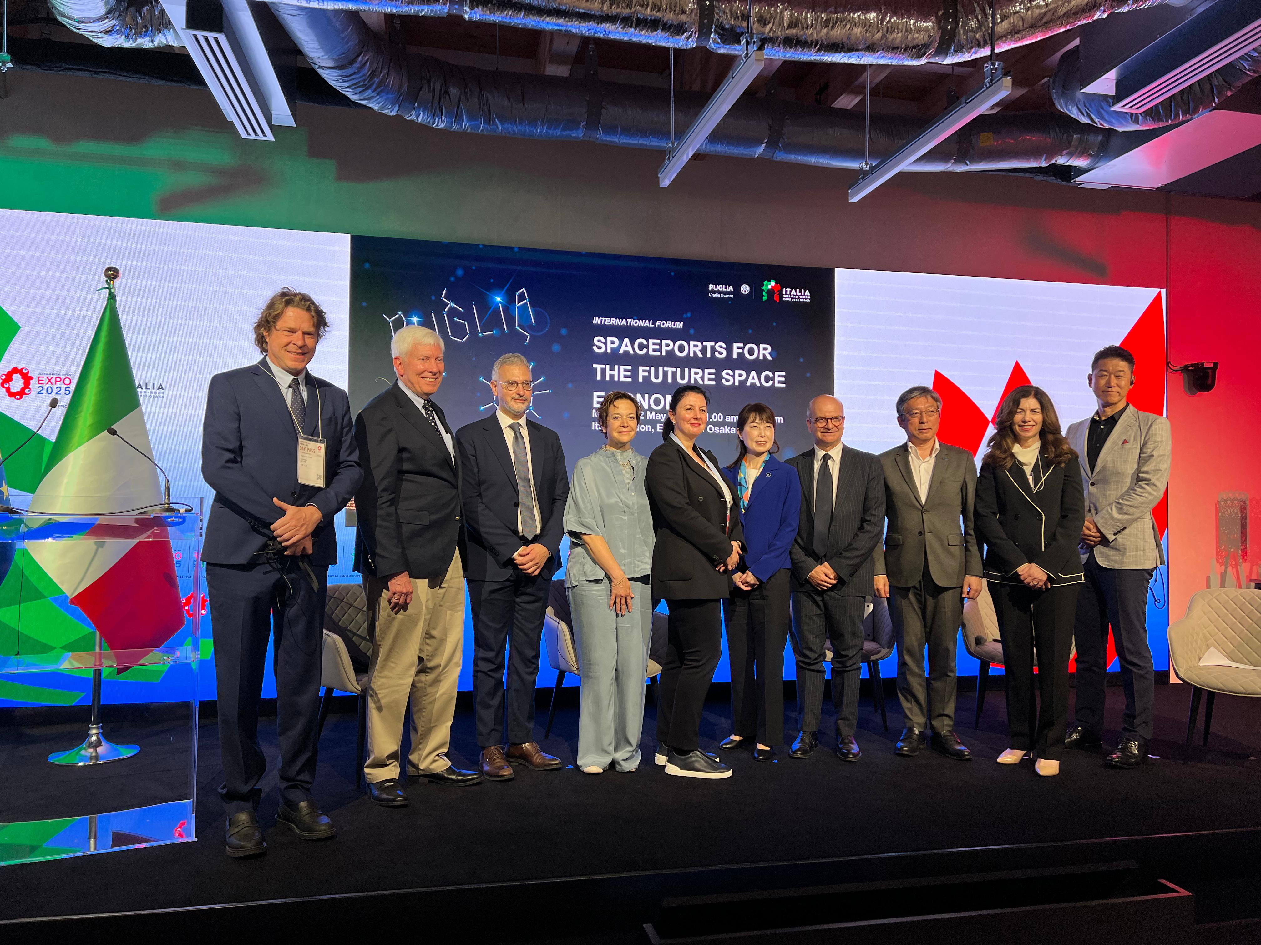 Galleria La Regione Puglia a EXPO 2025 OSAKA. Il futuro della new space economy passa dagli spaceport: grande successo per la giornata del 12 maggio dedicata all’Aerospazio - Diapositiva 5 di 8