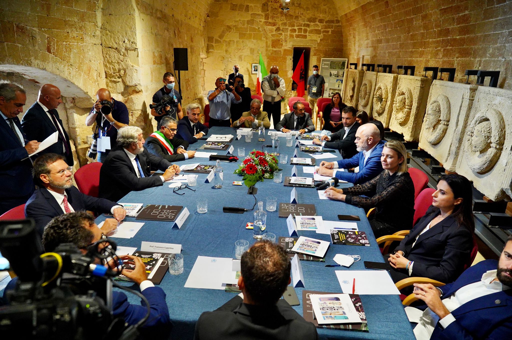 Galleria OTRANTO, EMILIANO INCONTRA EDI RAMA - Diapositiva 19 di 41