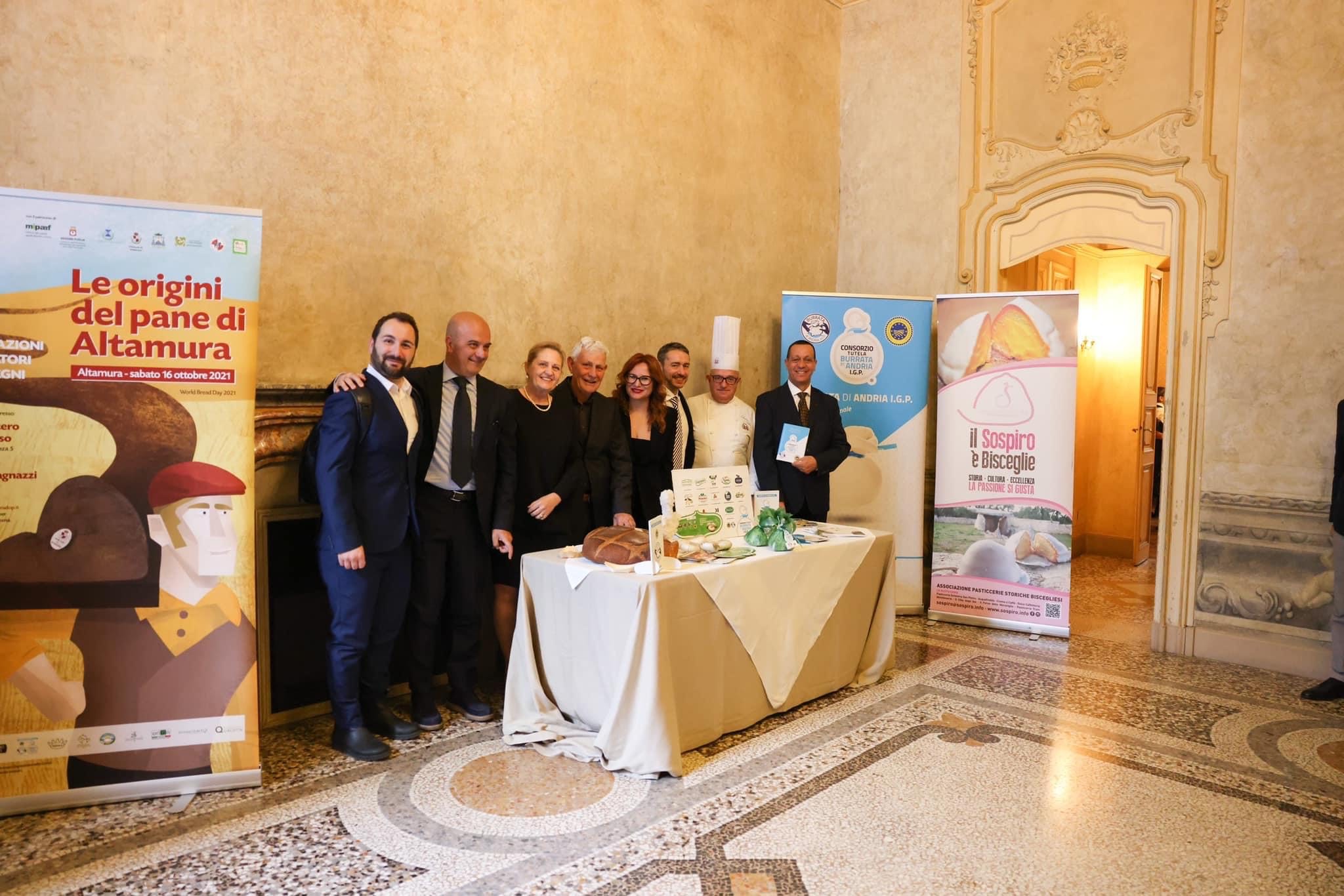 Galleria Di Bari ieri all’evento “I sapori della Puglia Imperiale sulle orme di Federico II” a Palazzo Saluzzo Paesana a Torino - Diapositiva 6 di 7