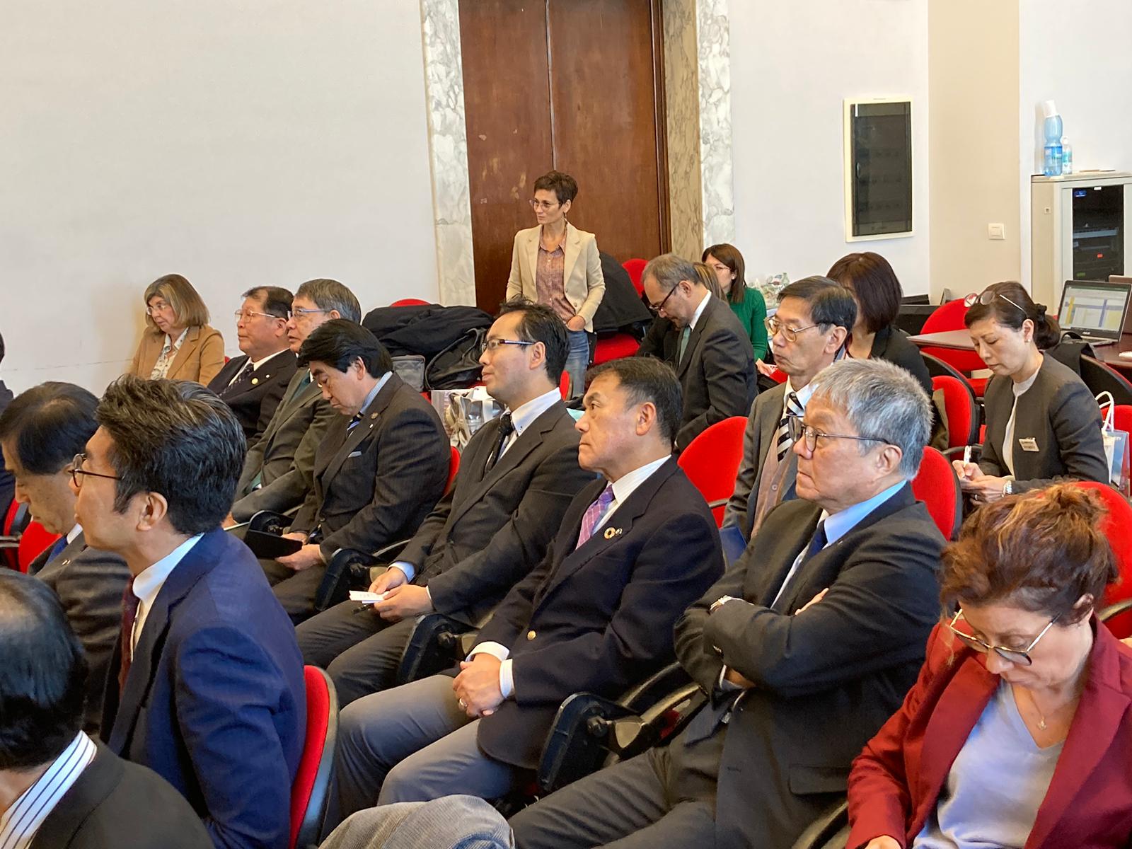 Galleria Patto di Amicizia tra Regione Puglia e la Prefettura di Saga: oggi a Bari una delegazione di 20 sindaci giapponesi per siglare un accordo di cooperazione e partenariato in ambito agricolo e agroalimentare - Diapositiva 12 di 12