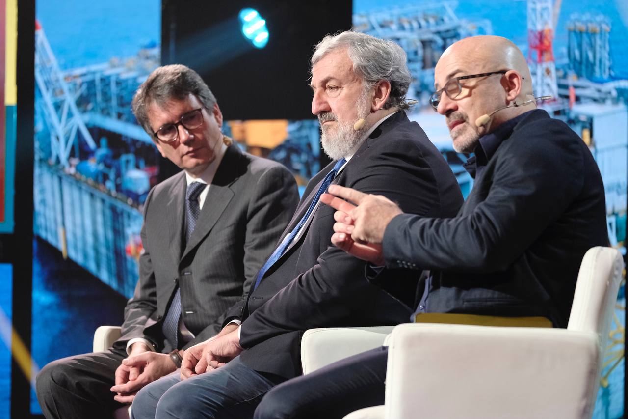 Galleria Emiliano a Sky tg24 live in Bari: “Pnrr, il progetto di bandiera della Puglia è Taranto città dell’idrogeno” - Diapositiva 6 di 16