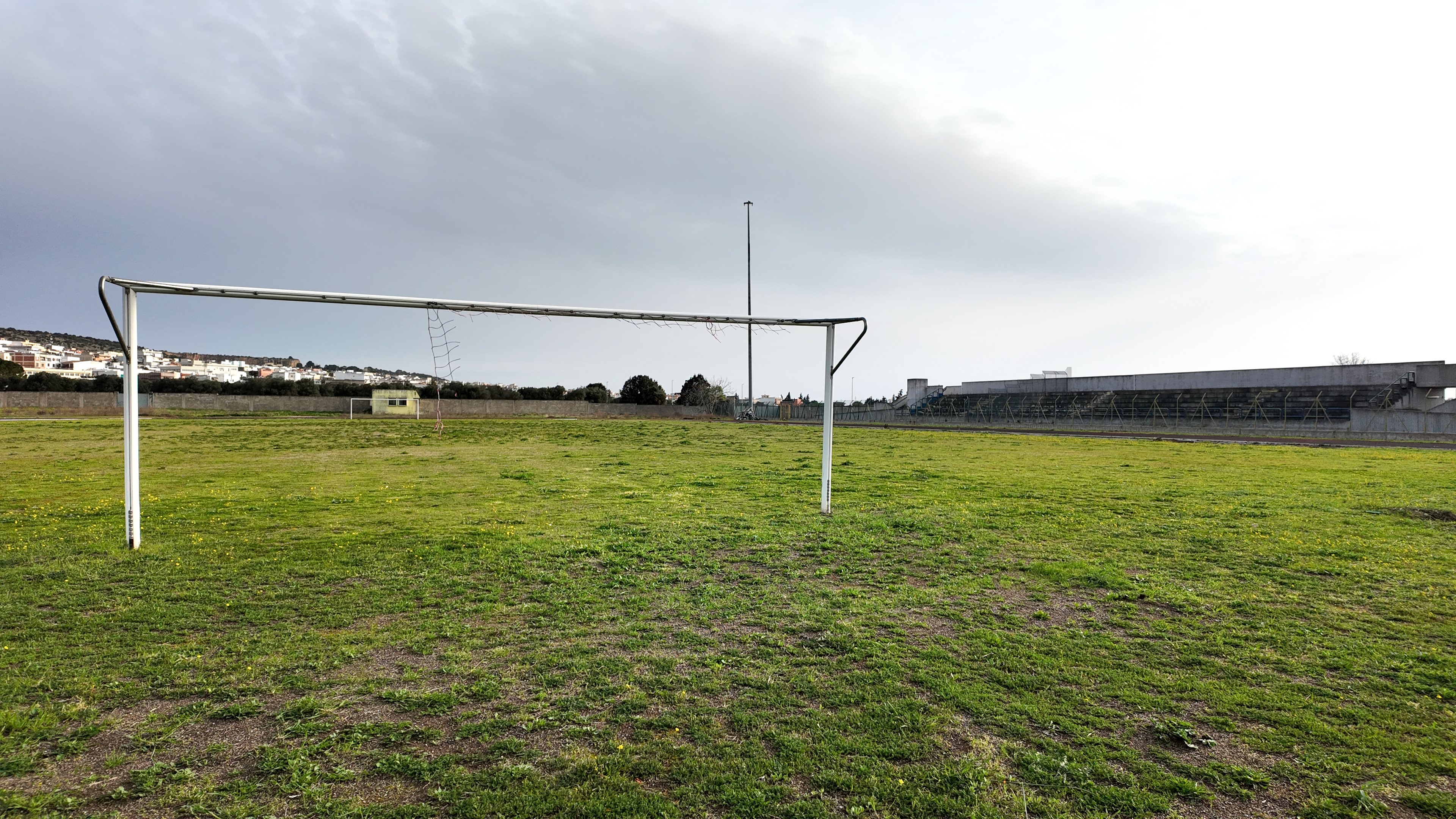 Galleria Giochi del Mediterraneo, sopralluogo del presidente Emiliano allo stadio comunale di Faggiano insieme al presidente FIGC Gravina - Diapositiva 3 di 7