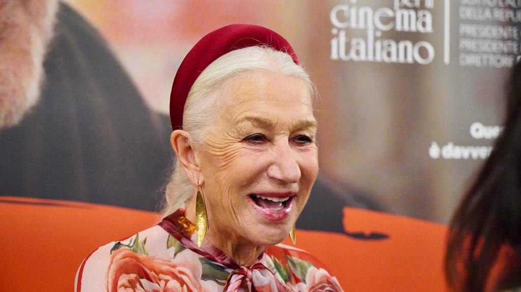 Galleria BIFEST, EMILIANO ALLA PREMIAZIONE DI HELEN MIRREN E TAYLOR HACKFORD - Diapositiva 24 di 27