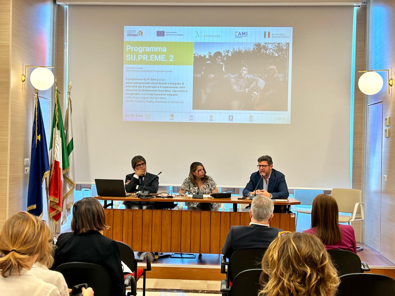 Galleria Al via i Poli Sociali Integrati con 12 sportelli in tutta la regione. Offriranno assistenza sociale, legale e lavorativa alle persone migranti - Diapositiva 4 di 4