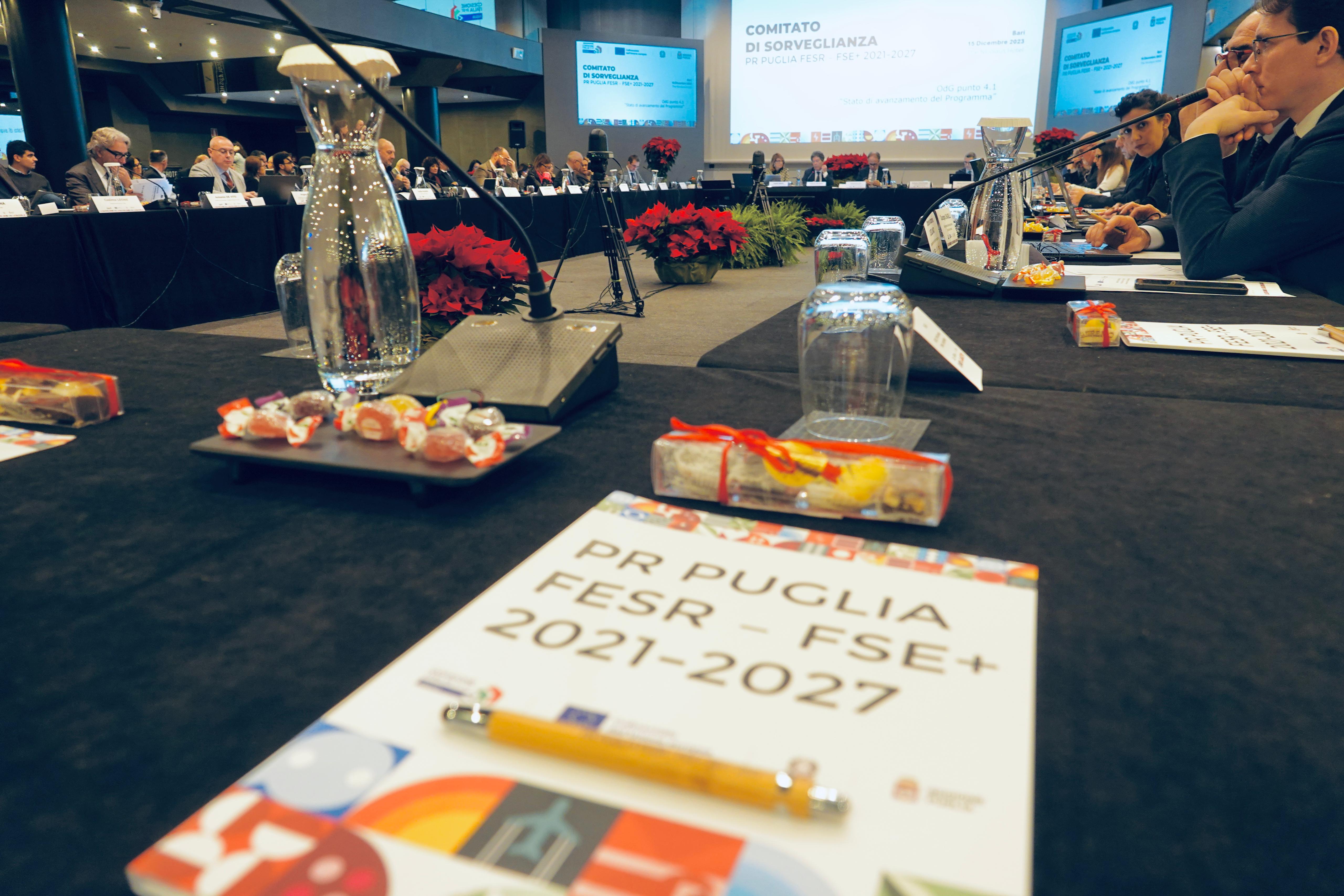 Galleria Riunione a Bari del Comitato di Sorveglianza PR Puglia FESR-FSE+ 2021-2027 - Diapositiva 11 di 12