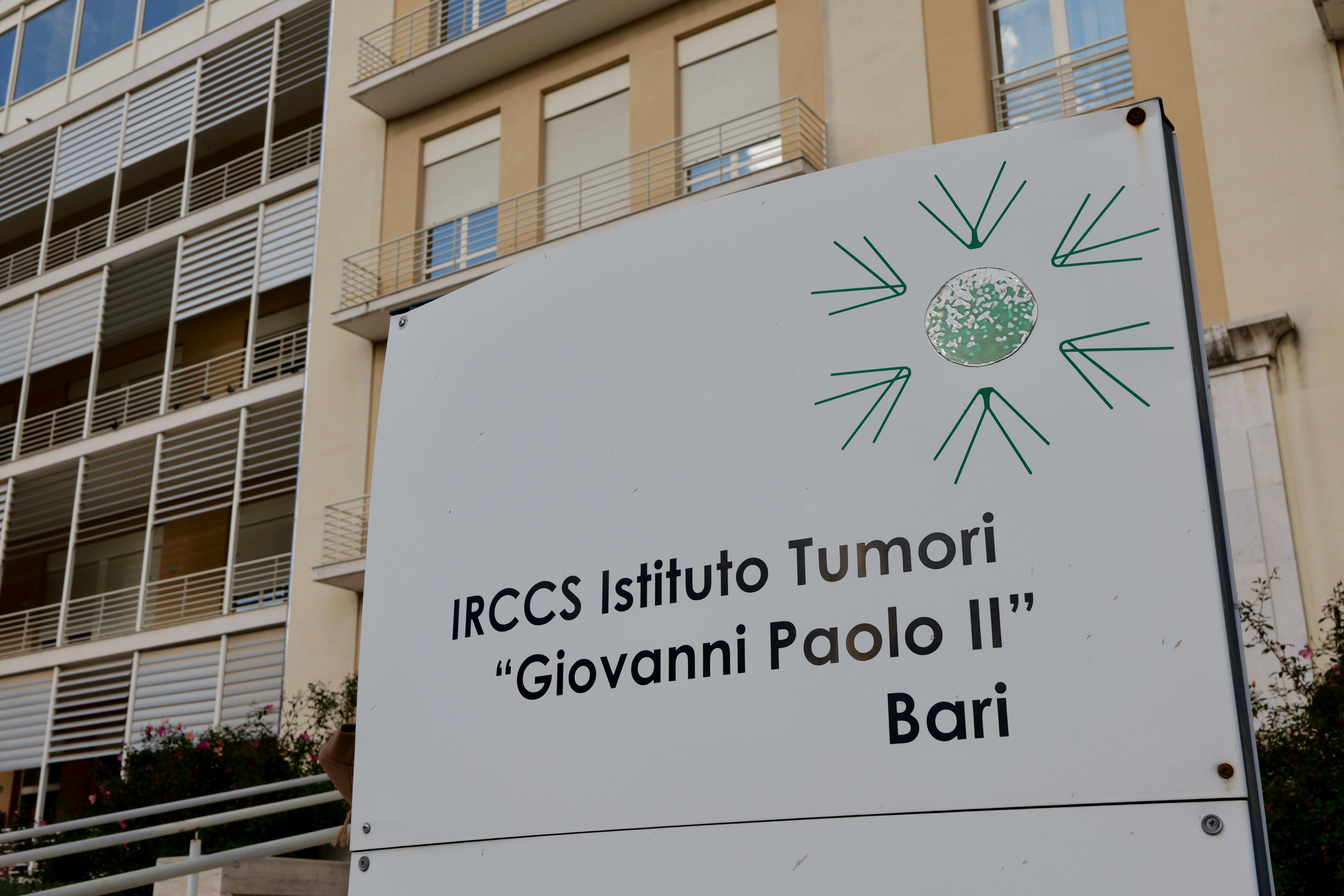 Galleria Il presidente Emiliano alla stabilizzazione di 24 precari dell'Istituto Oncologico di Bari - Diapositiva 8 di 8