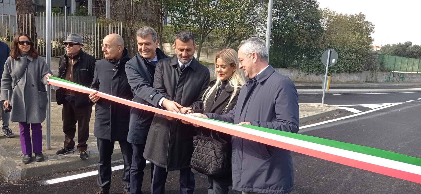 Galleria Maurodinoia: “La Regione soddisfatta per come procedono i lavori del progetto Strade Nuove di FAL, che presto aprirà il cantiere per la soppressione del PL di Santa Caterina” - Diapositiva 1 di 3