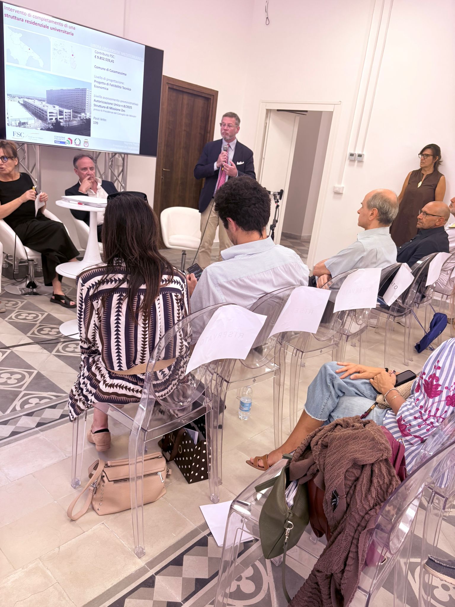 Galleria Emiliano e Leo: “Oltre 300 milioni di euro per il potenziamento di residenze universitarie, scuole, università e spazi per la didattica. Un traguardo storico per la Puglia” - Diapositiva 3 di 11