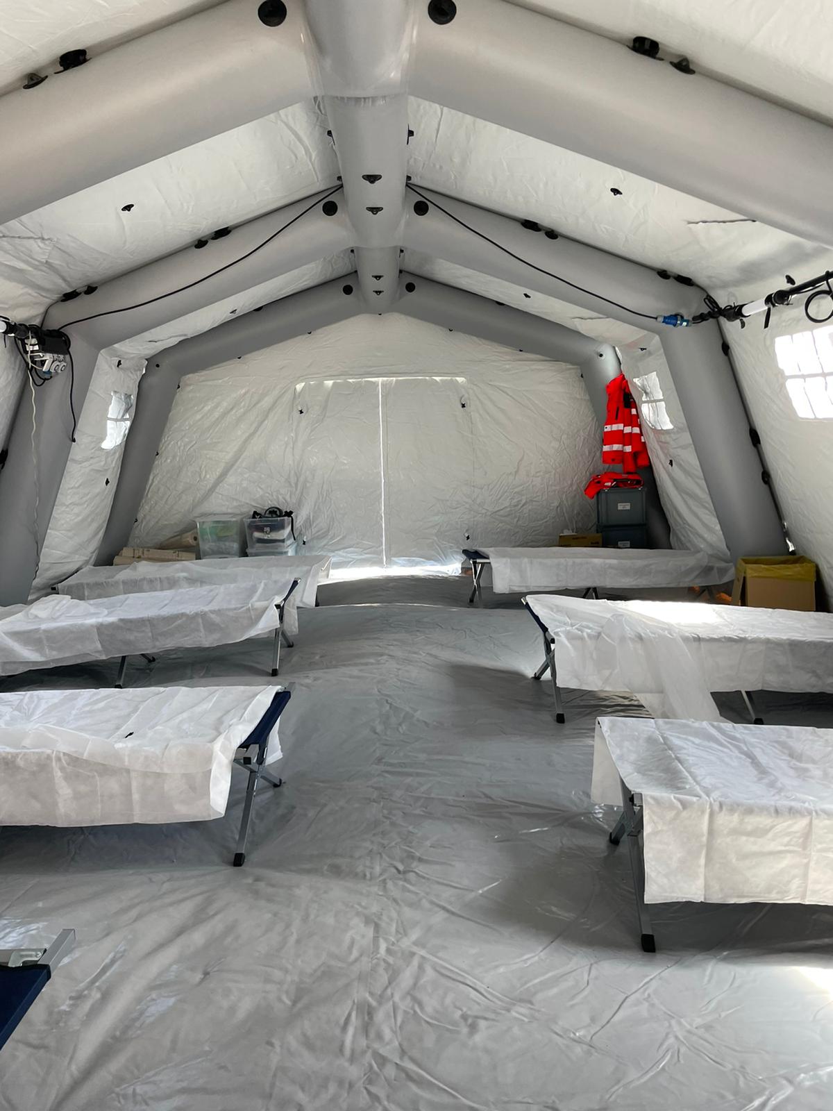 Galleria Emiliano a Brindisi per accogliere la nave di Medici Senza Frontiere con 339 persone salvate al largo di Malta - Diapositiva 33 di 34