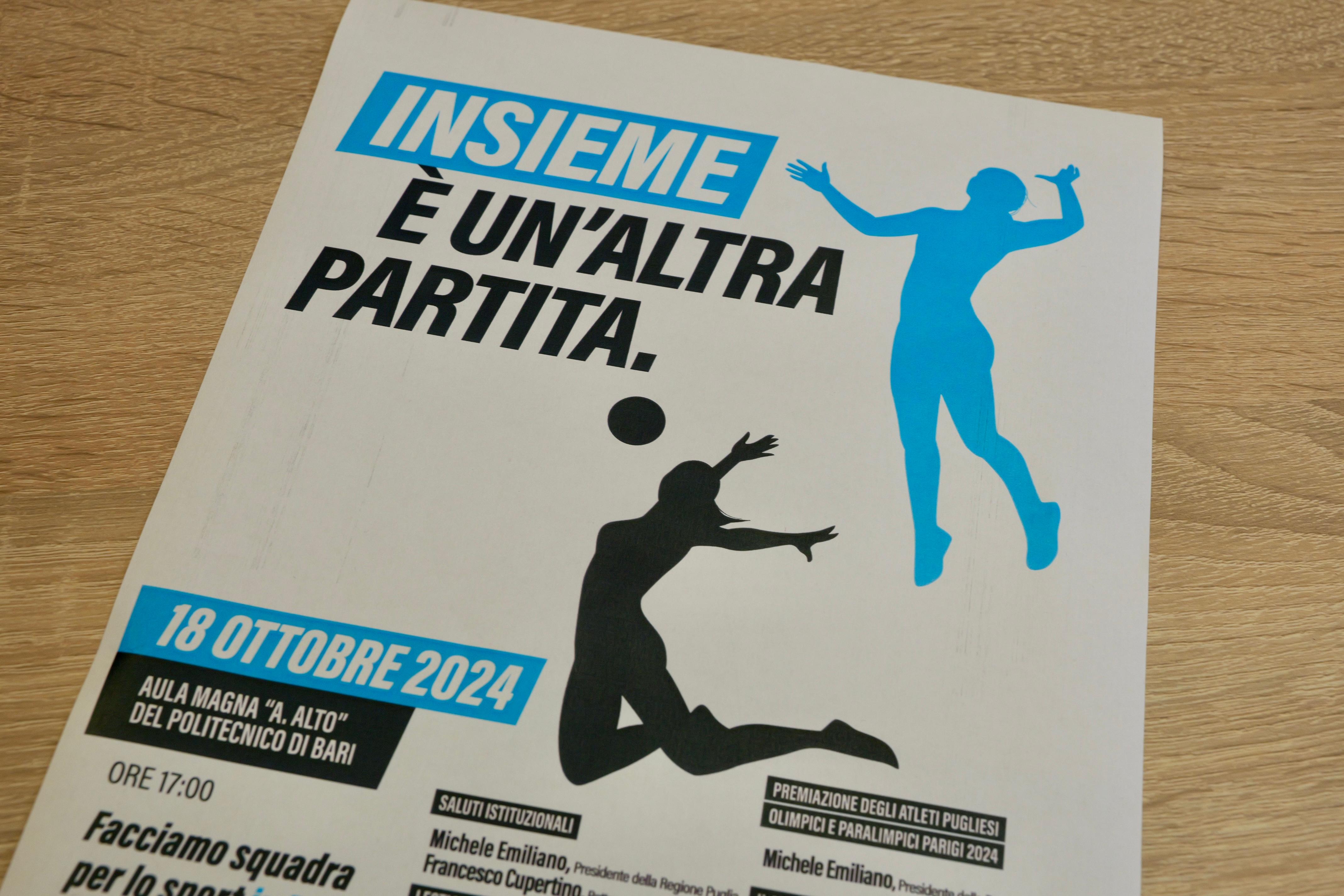 Galleria “Insieme è un’altra partita”, ai ct dell’Italvolley De Giorgi e Velasco e al presidente Fipav Manfredi il riconoscimento “Radice di Puglia” - Diapositiva 2 di 17