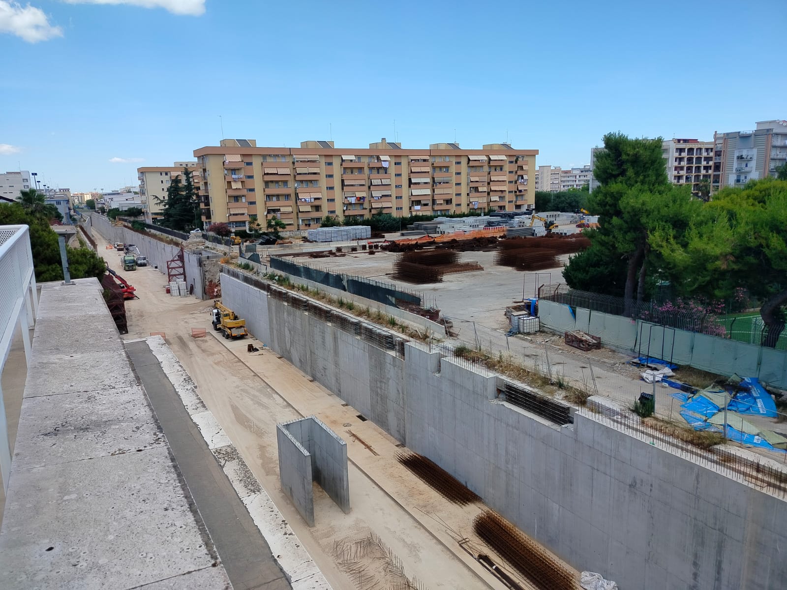 Galleria Trasporti, sopralluogo dell’assessore Ciliento ad Andria sui cantieri dell’interramento della linea ferroviaria gestita da Ferrotramviaria - Diapositiva 2 di 6