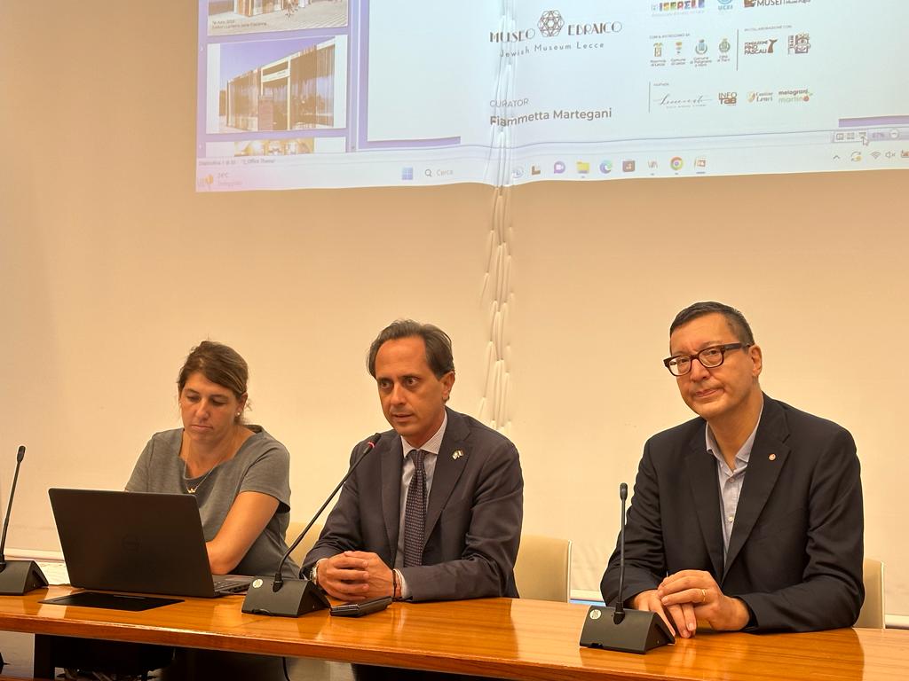 Galleria “Shades of Israel” - Dodici artisti israeliani contemporanei incontrano tre musei pugliesi a Lecce, Trani e Polignano a Mare - Diapositiva 2 di 3